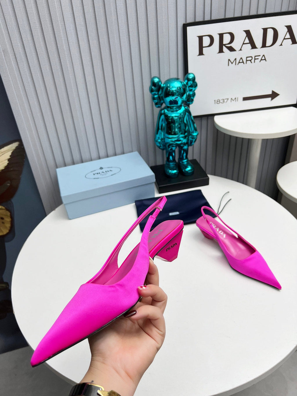 PRADA 26S POINTED TOE SLINGBACK 40MM IN FUCHSIA PINK SATIN