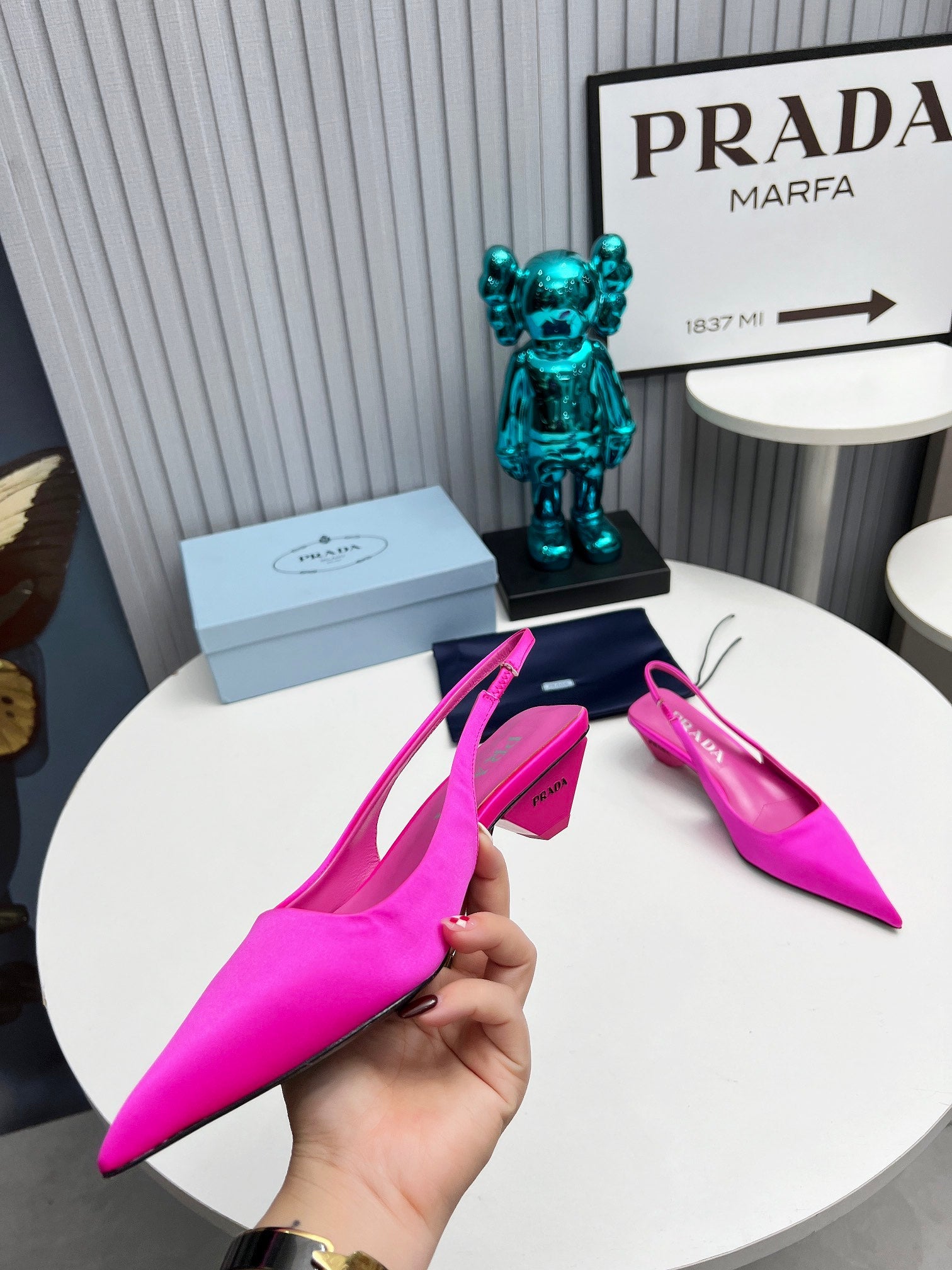 PRADA 26S POINTED TOE SLINGBACK 40MM IN FUCHSIA PINK SATIN