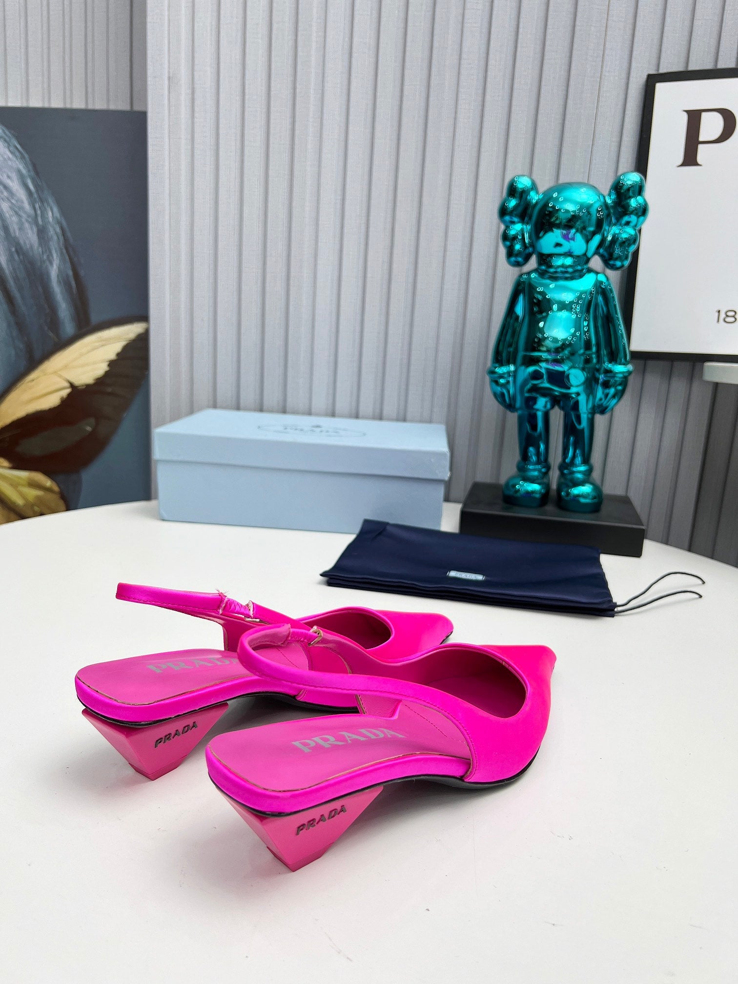 PRADA 26S POINTED TOE SLINGBACK 40MM IN FUCHSIA PINK SATIN