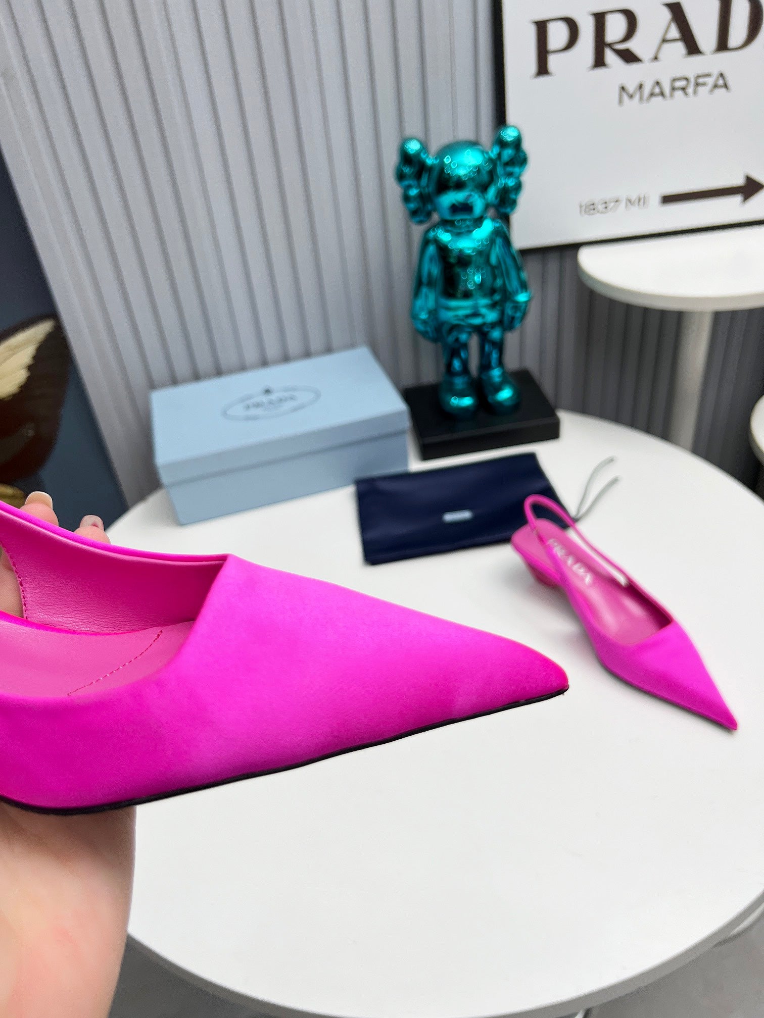 PRADA 26S POINTED TOE SLINGBACK 40MM IN FUCHSIA PINK SATIN