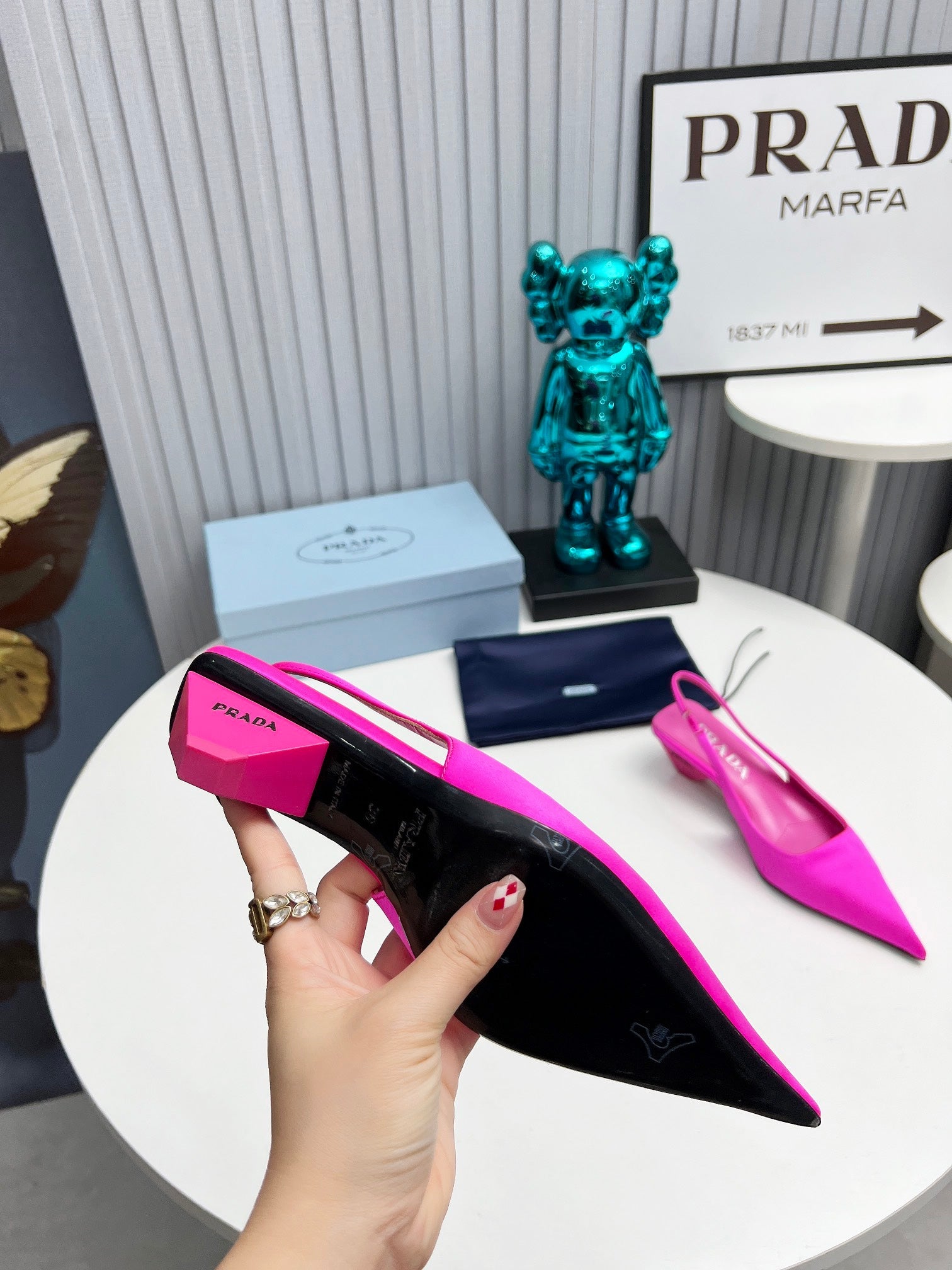 PRADA 26S POINTED TOE SLINGBACK 40MM IN FUCHSIA PINK SATIN