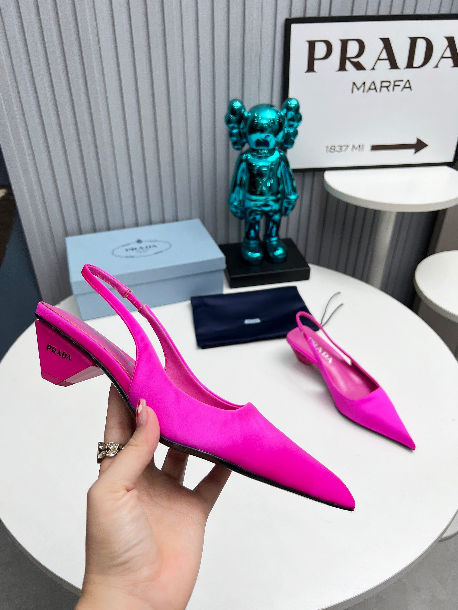 PRADA 26S POINTED TOE SLINGBACK 40MM IN FUCHSIA PINK SATIN