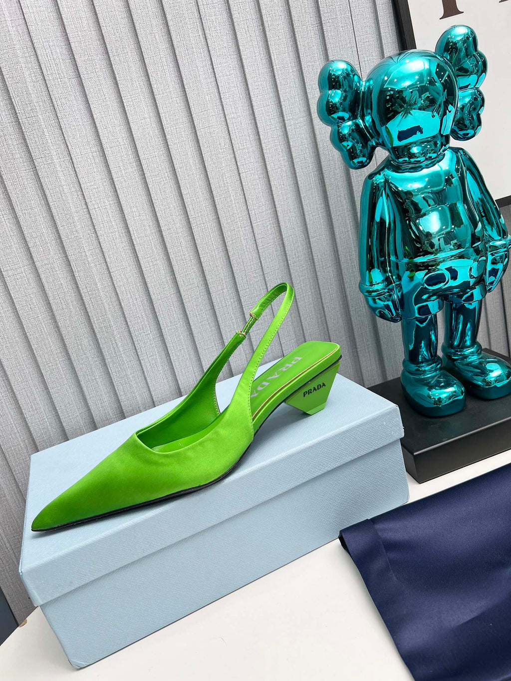 PRADA 26S POINTED TOE SLINGBACK 40MM IN APPLE GREEN SATIN