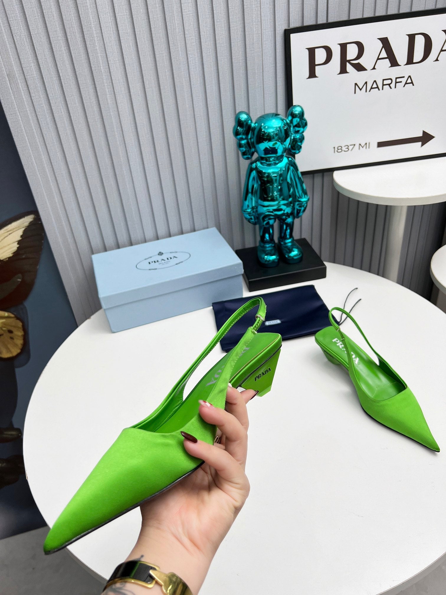 PRADA 26S POINTED TOE SLINGBACK 40MM IN APPLE GREEN SATIN