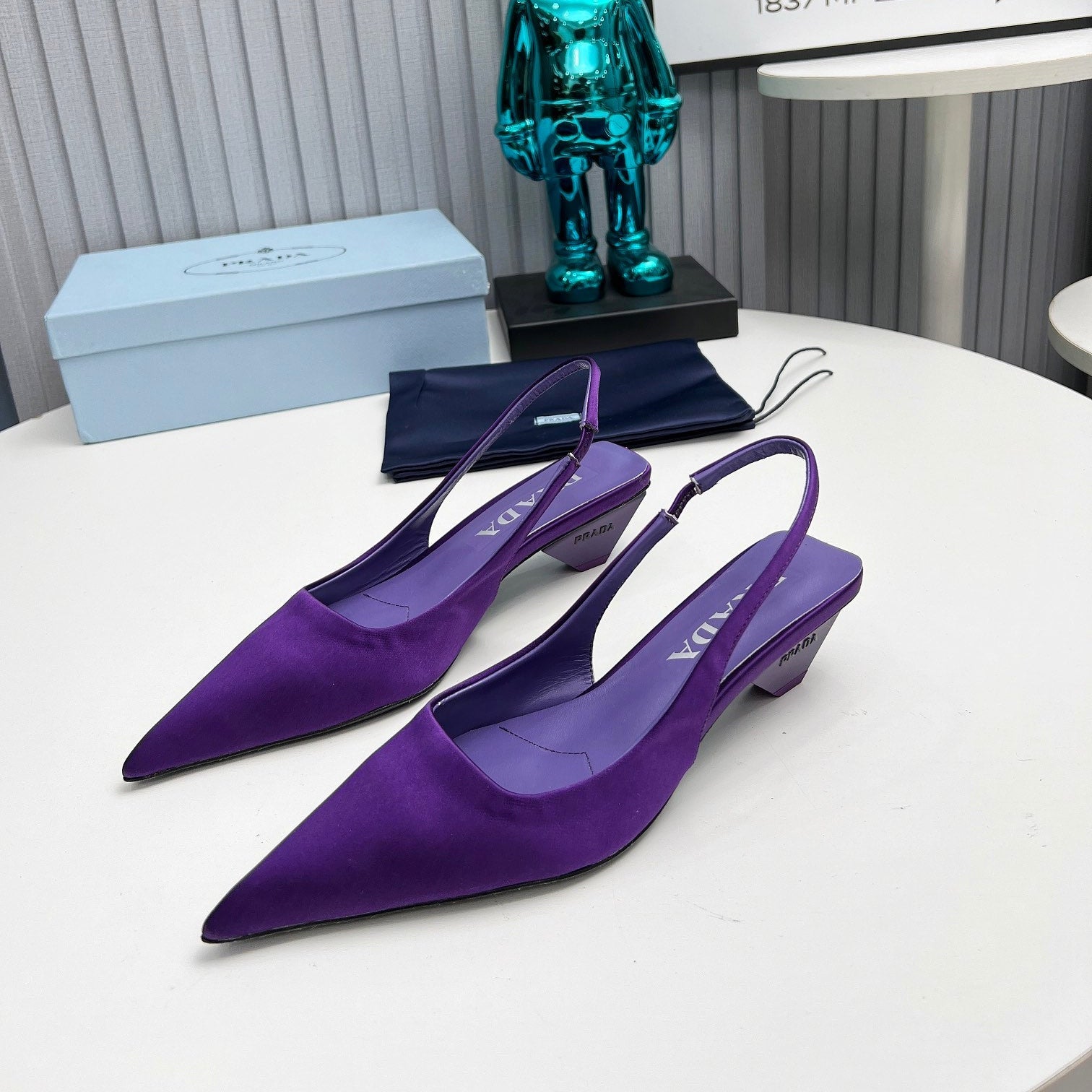PRADA 26S POINTED TOE SLINGBACK 40MM IN PURPLE SATIN