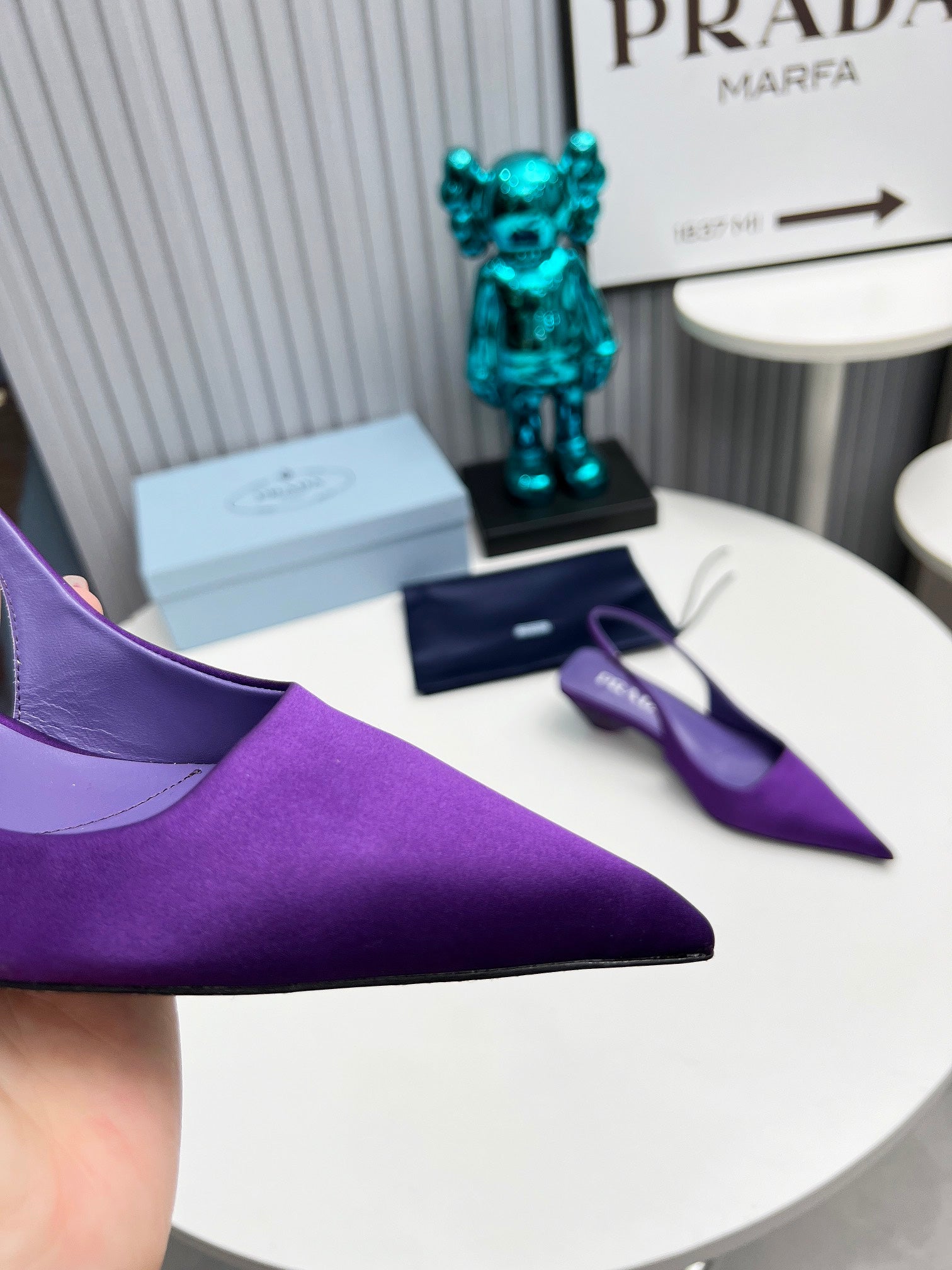 PRADA 26S POINTED TOE SLINGBACK 40MM IN PURPLE SATIN