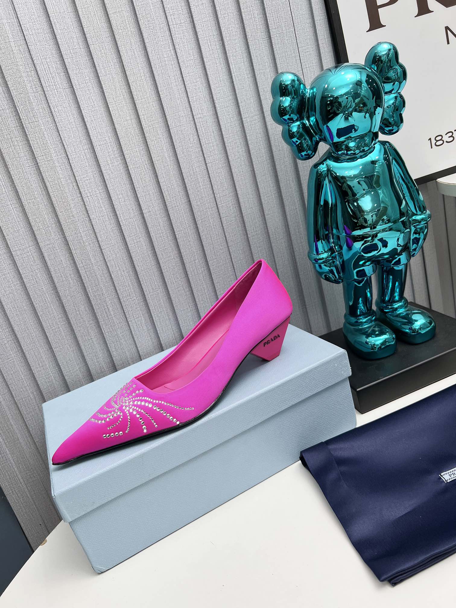 PRADA 26S POINTED TOE PUMPS 40MM IN FUCHSIA PINK SATIN CRYSTAL EMBELLISHED