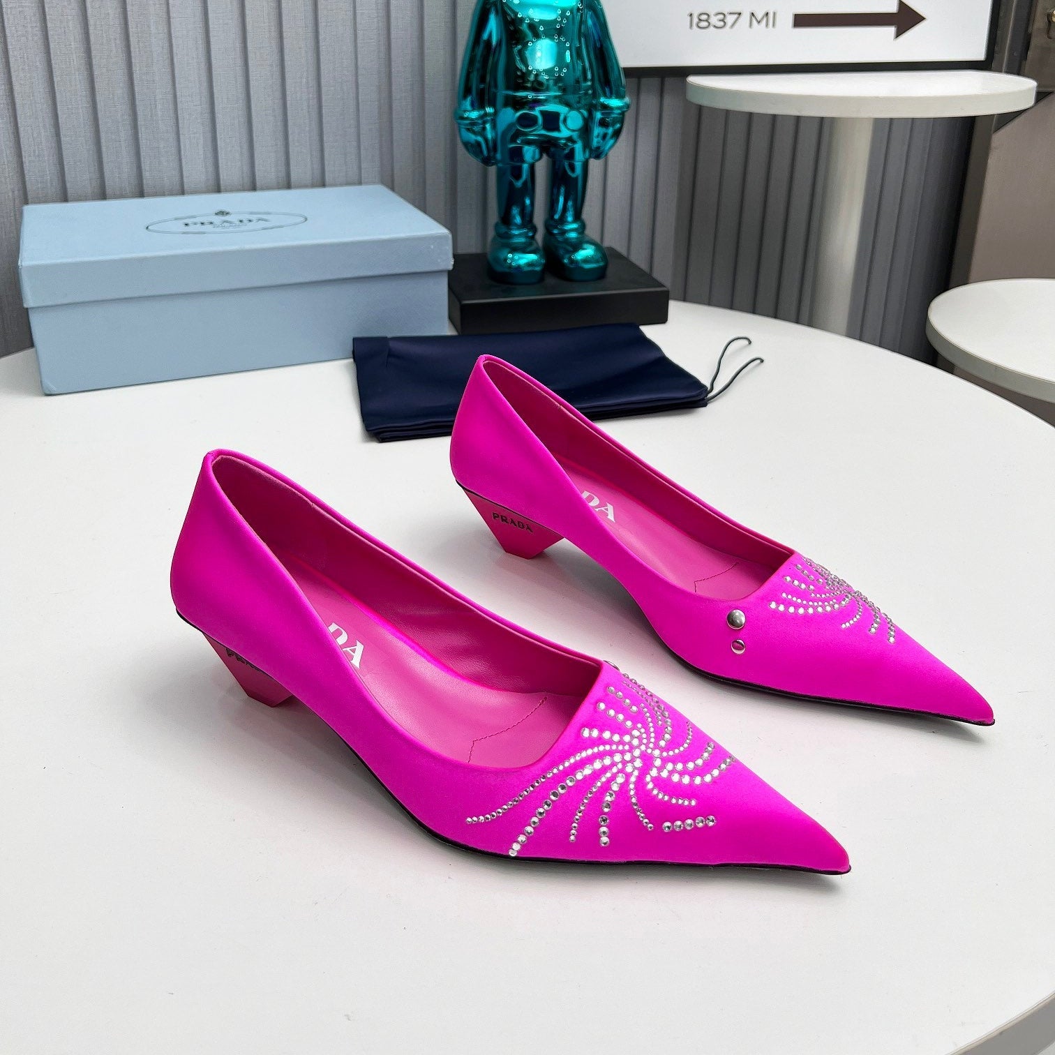 PRADA 26S POINTED TOE PUMPS 40MM IN FUCHSIA PINK SATIN CRYSTAL EMBELLISHED