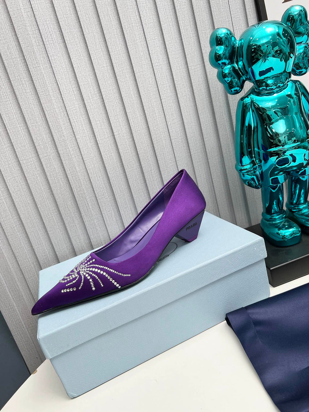 PRADA 26S POINTED TOE PUMPS 40MM IN PURPLE SATIN CRYSTAL EMBELLISHED