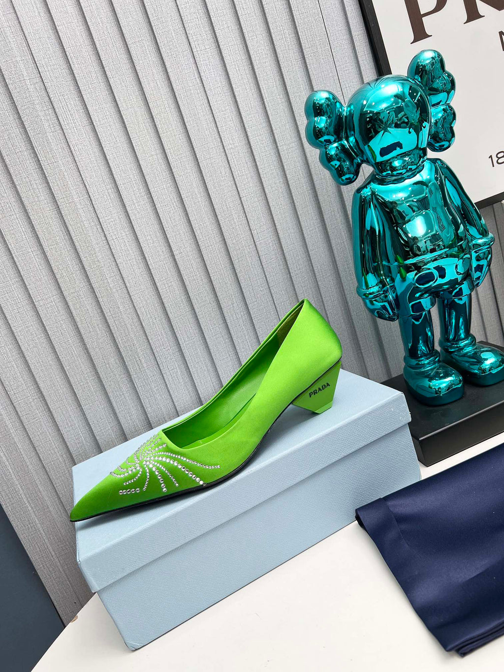 PRADA 26S POINTED TOE PUMPS 40MM IN APPLE GREEN SATIN CRYSTAL EMBELLISHED