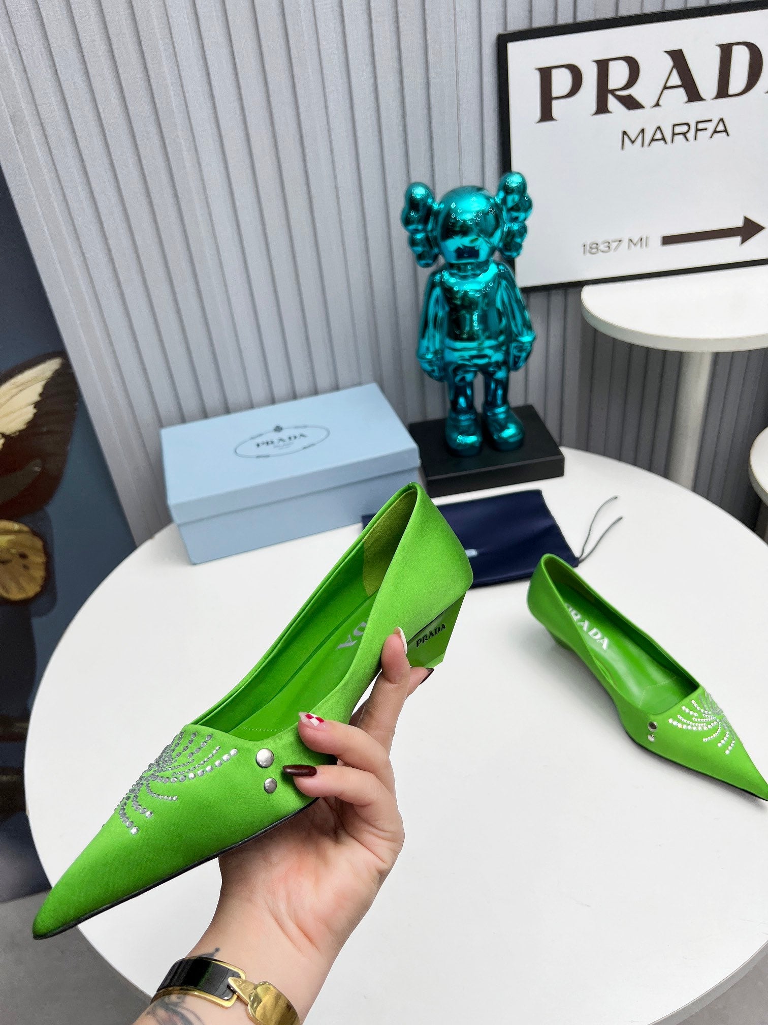 PRADA 26S POINTED TOE PUMPS 40MM IN APPLE GREEN SATIN CRYSTAL EMBELLISHED