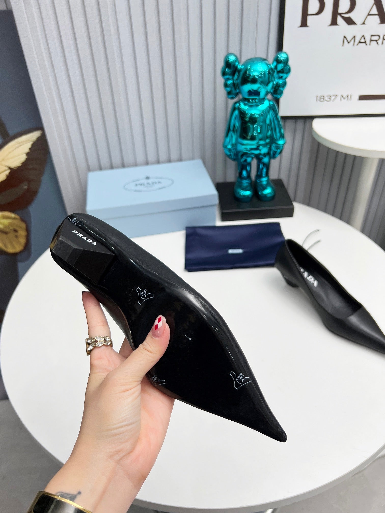 PRADA 26S POINTED TOE PUMPS 40MM IN BLACK CALFSKIN