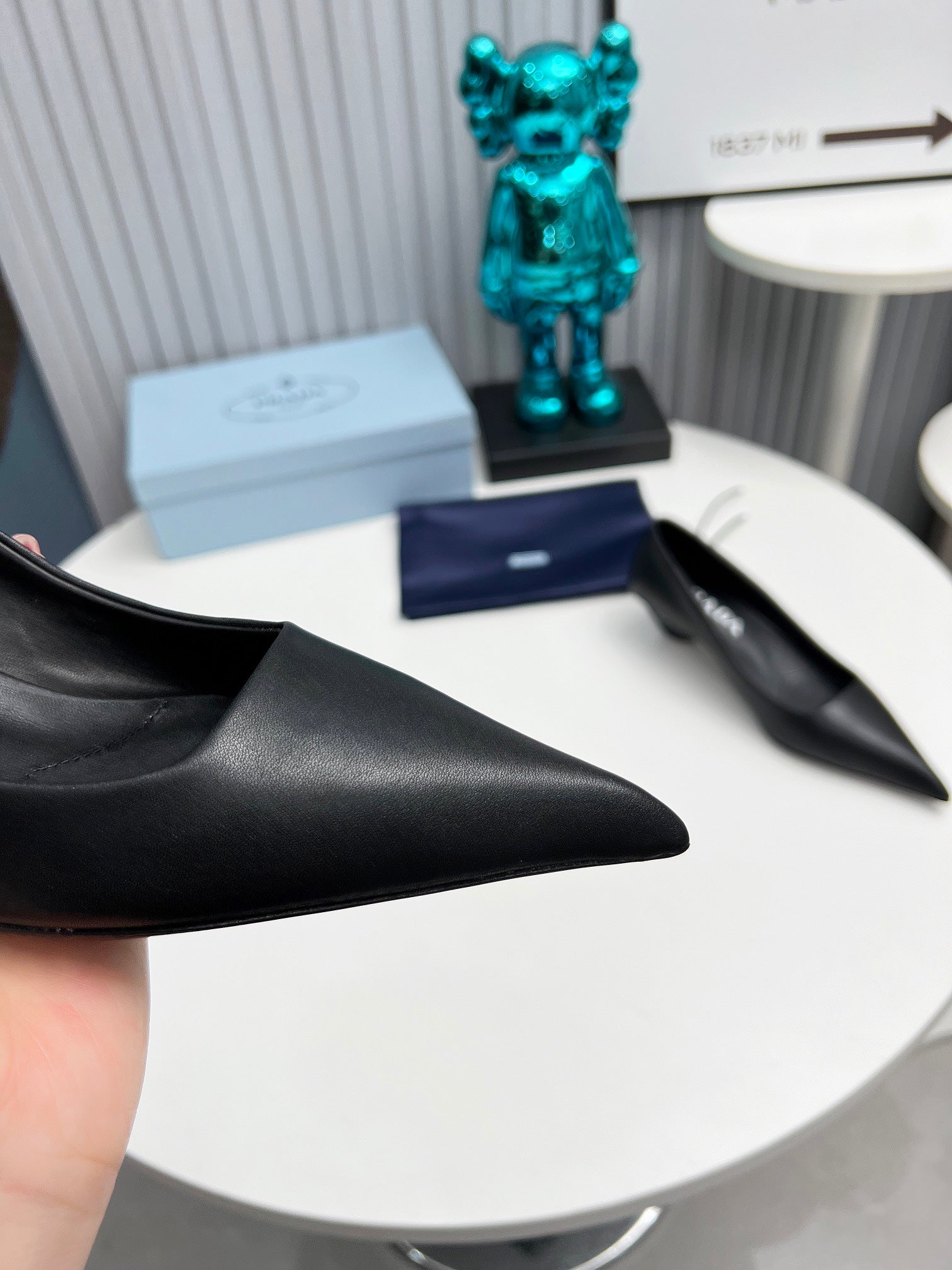 PRADA 26S POINTED TOE PUMPS 40MM IN BLACK CALFSKIN