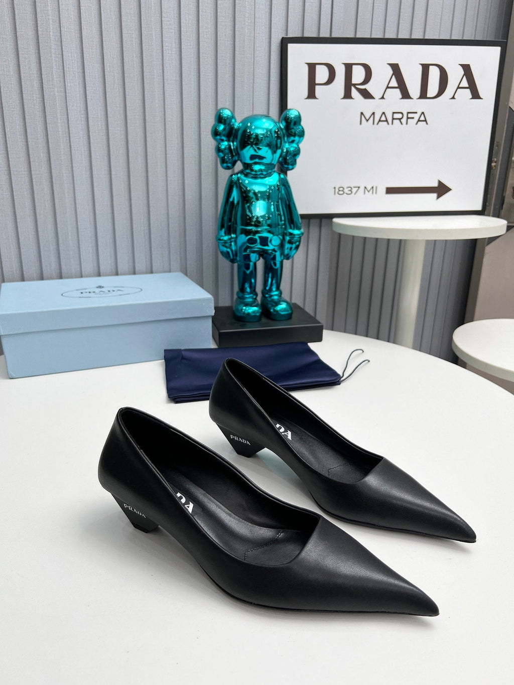 PRADA 26S POINTED TOE PUMPS 40MM IN BLACK CALFSKIN