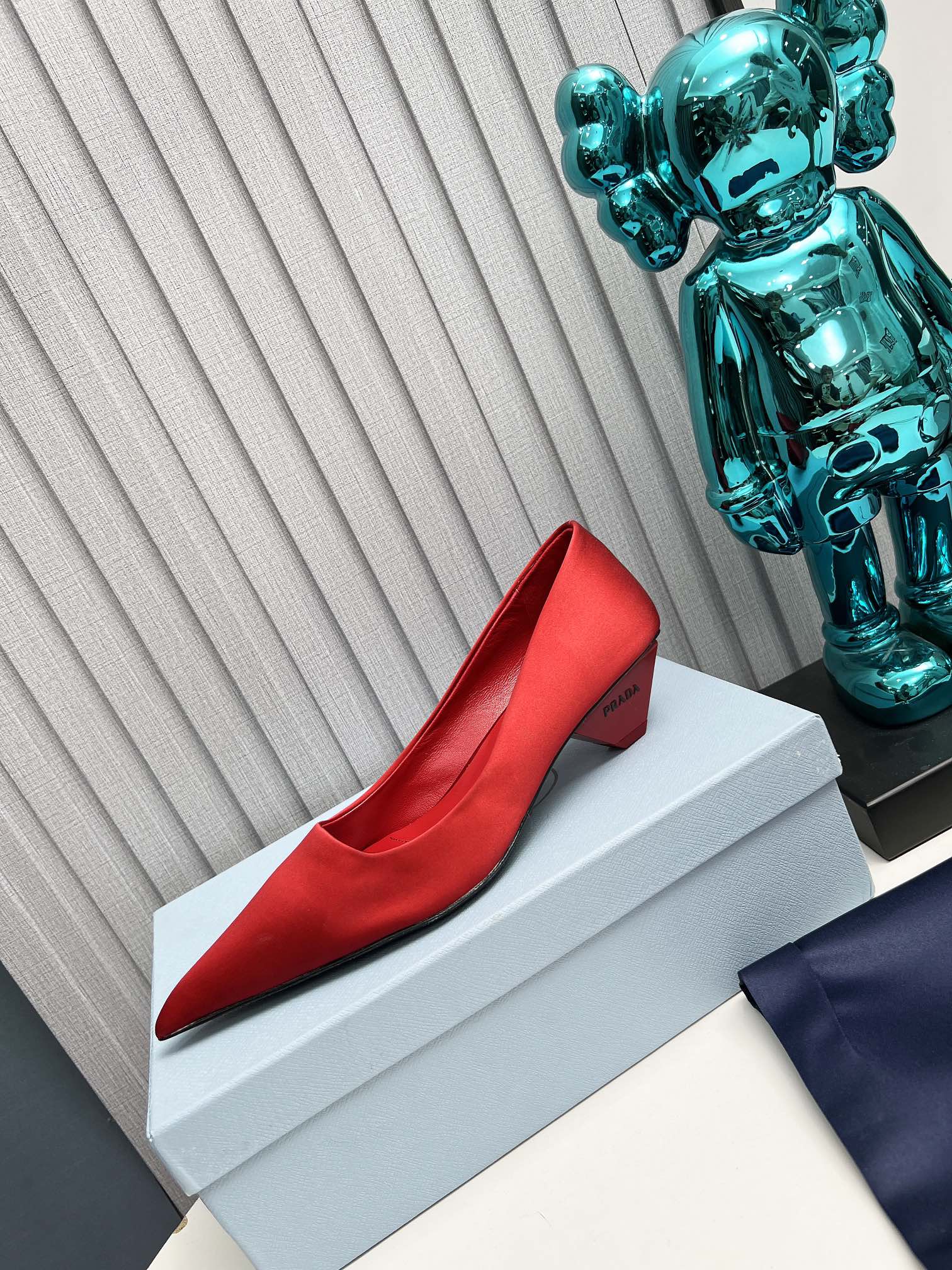 PRADA 26S POINTED TOE PUMPS 40MM IN RED SATIN