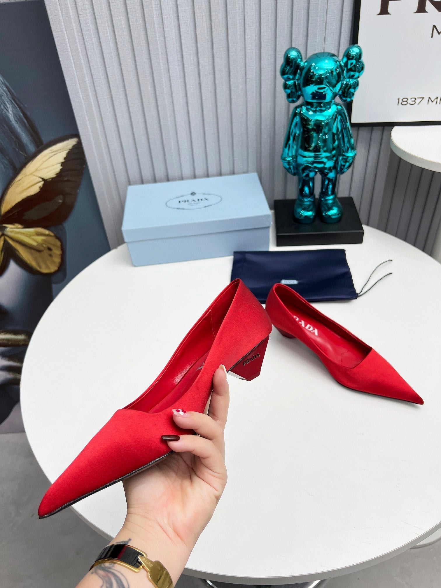 PRADA 26S POINTED TOE PUMPS 40MM IN RED SATIN