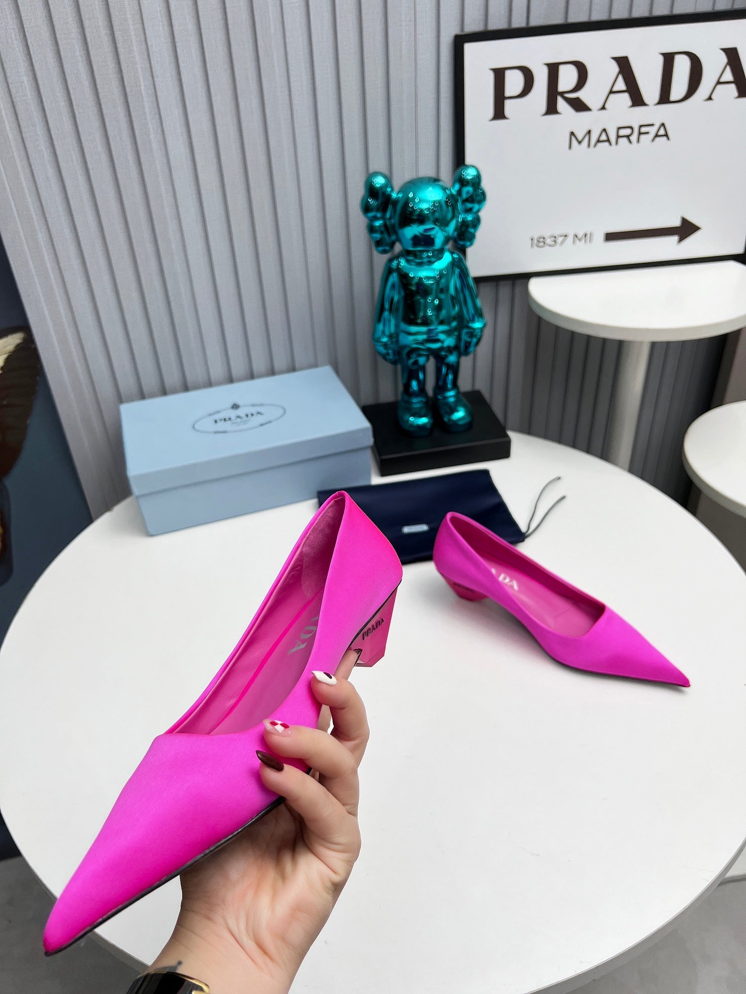 PRADA 26S POINTED TOE PUMPS 40MM IN FUCHSIA PINK SATIN