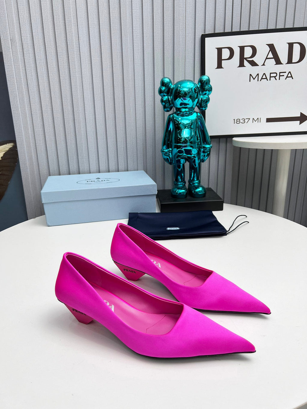 PRADA 26S POINTED TOE PUMPS 40MM IN FUCHSIA PINK SATIN