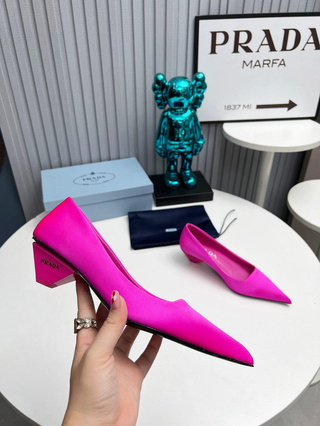 PRADA 26S POINTED TOE PUMPS 40MM IN FUCHSIA PINK SATIN