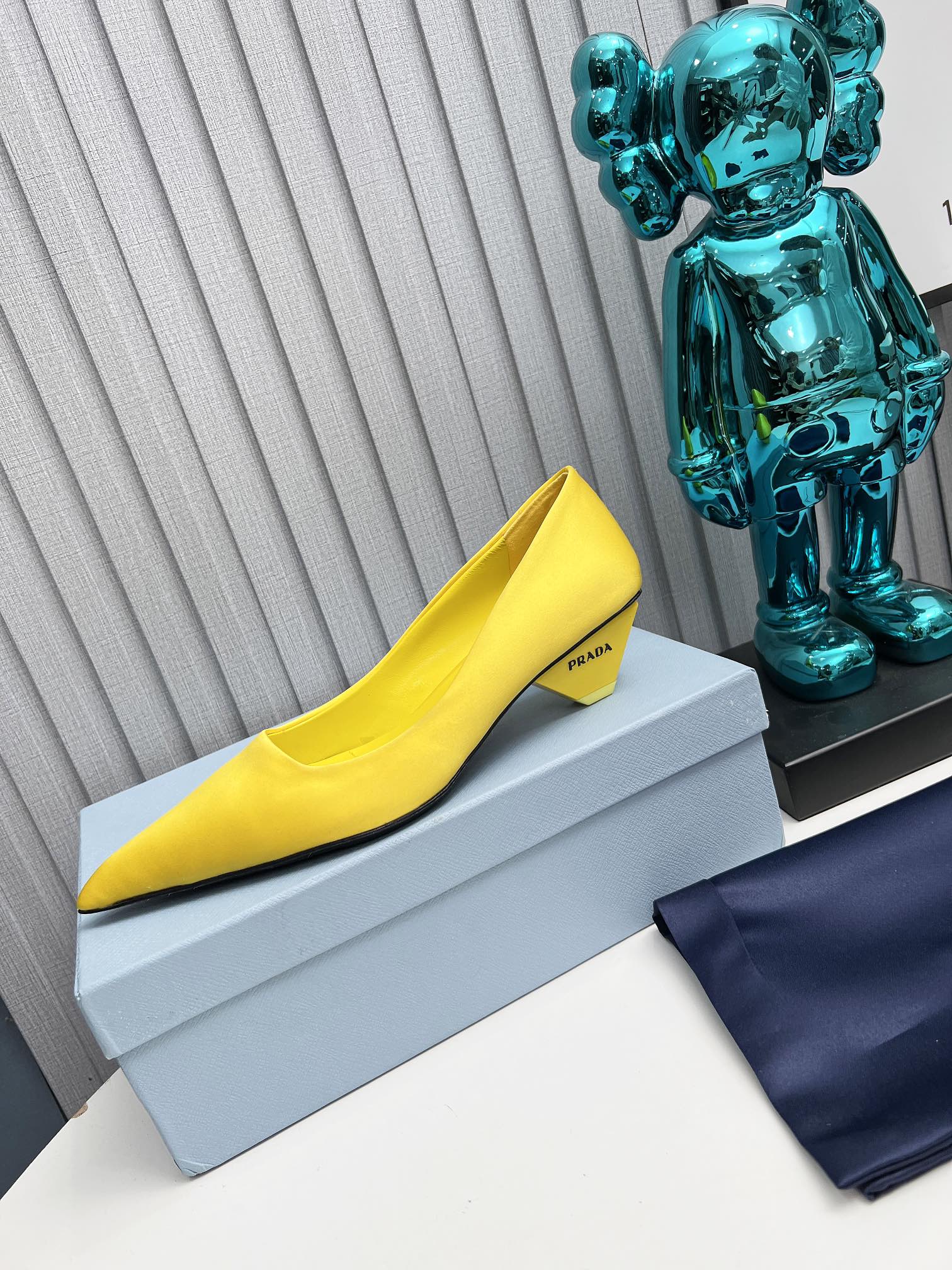 PRADA 26S POINTED TOE PUMPS 40MM IN YELLOW SATIN