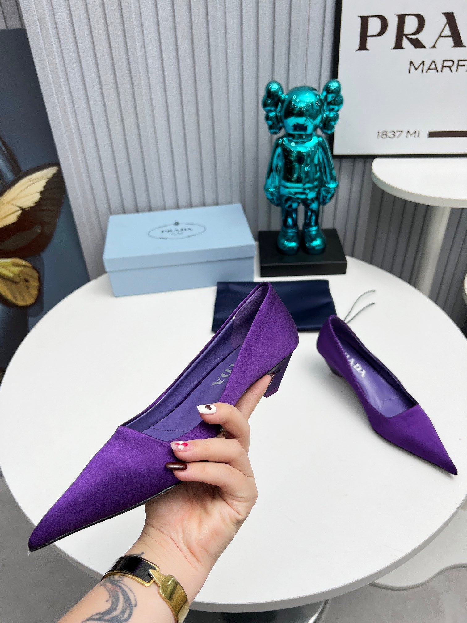 PRADA 26S POINTED TOE PUMPS 40MM IN PURPLE SATIN