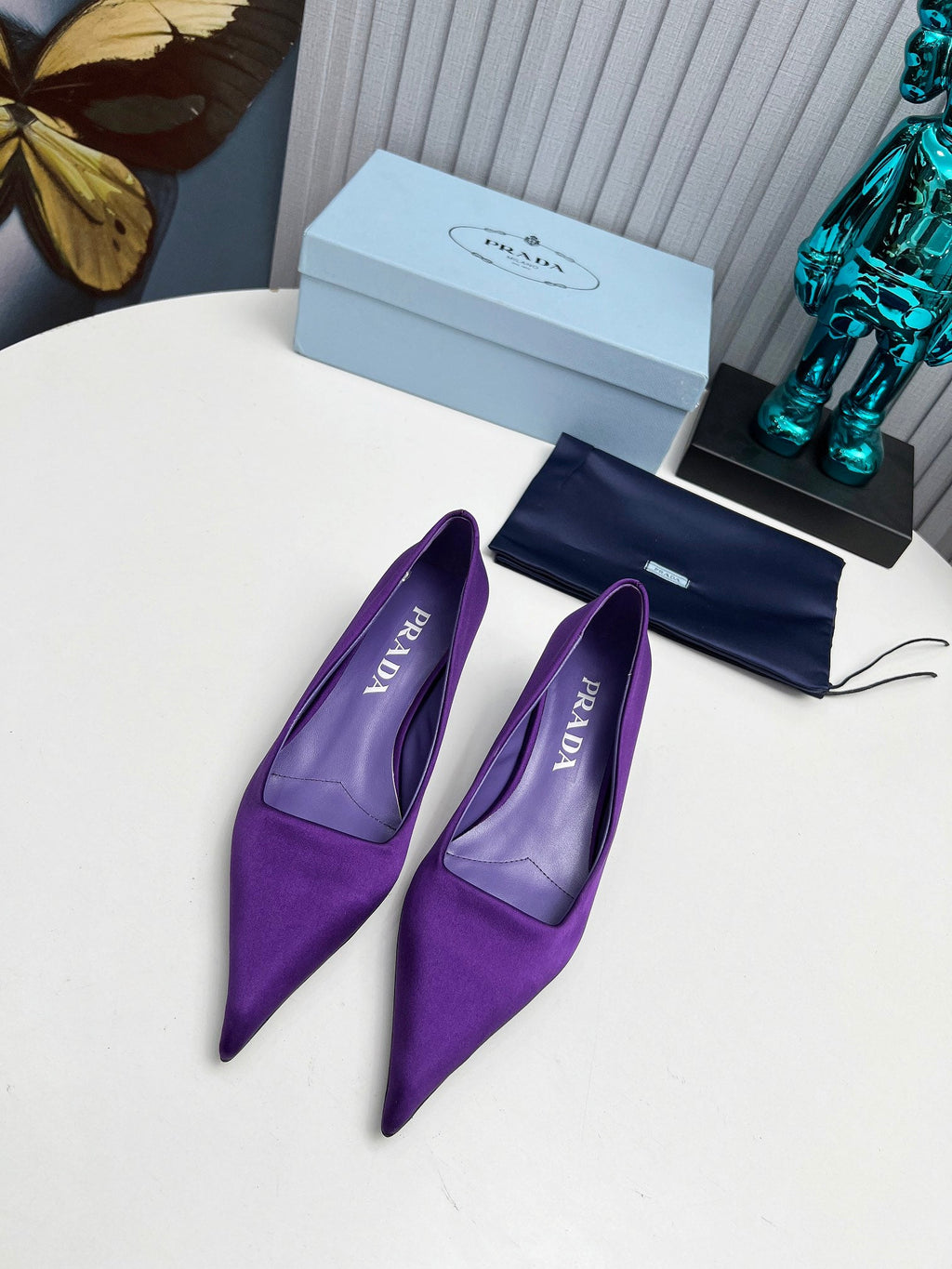 PRADA 26S POINTED TOE PUMPS 40MM IN PURPLE SATIN