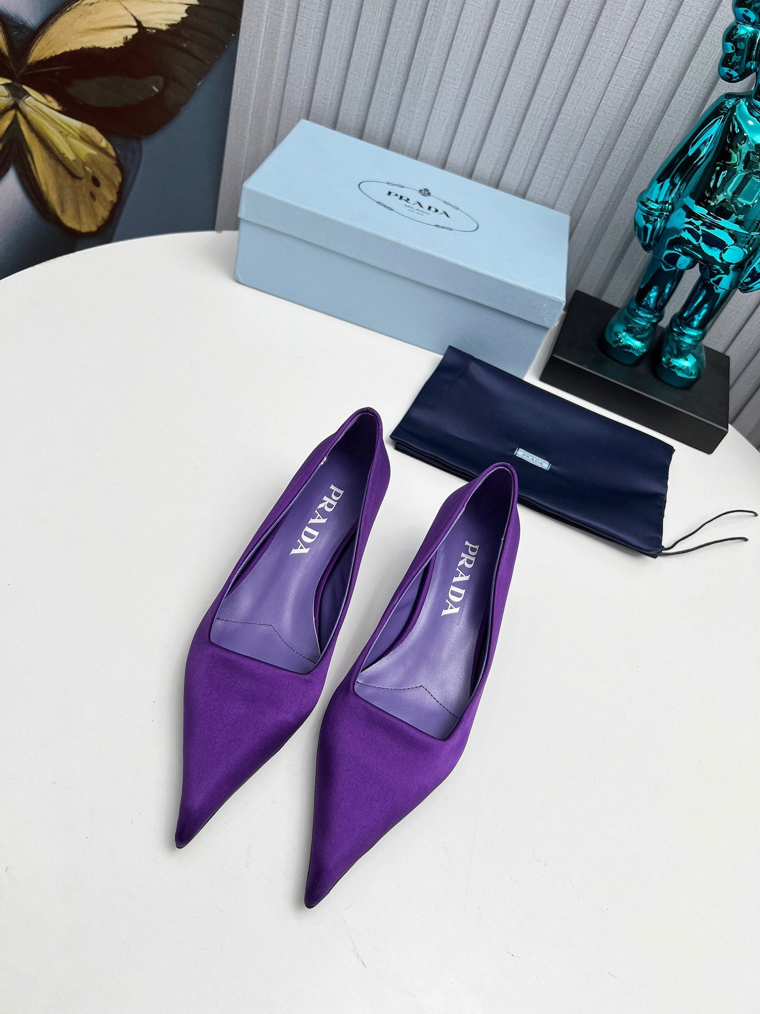 PRADA 26S POINTED TOE PUMPS 40MM IN PURPLE SATIN