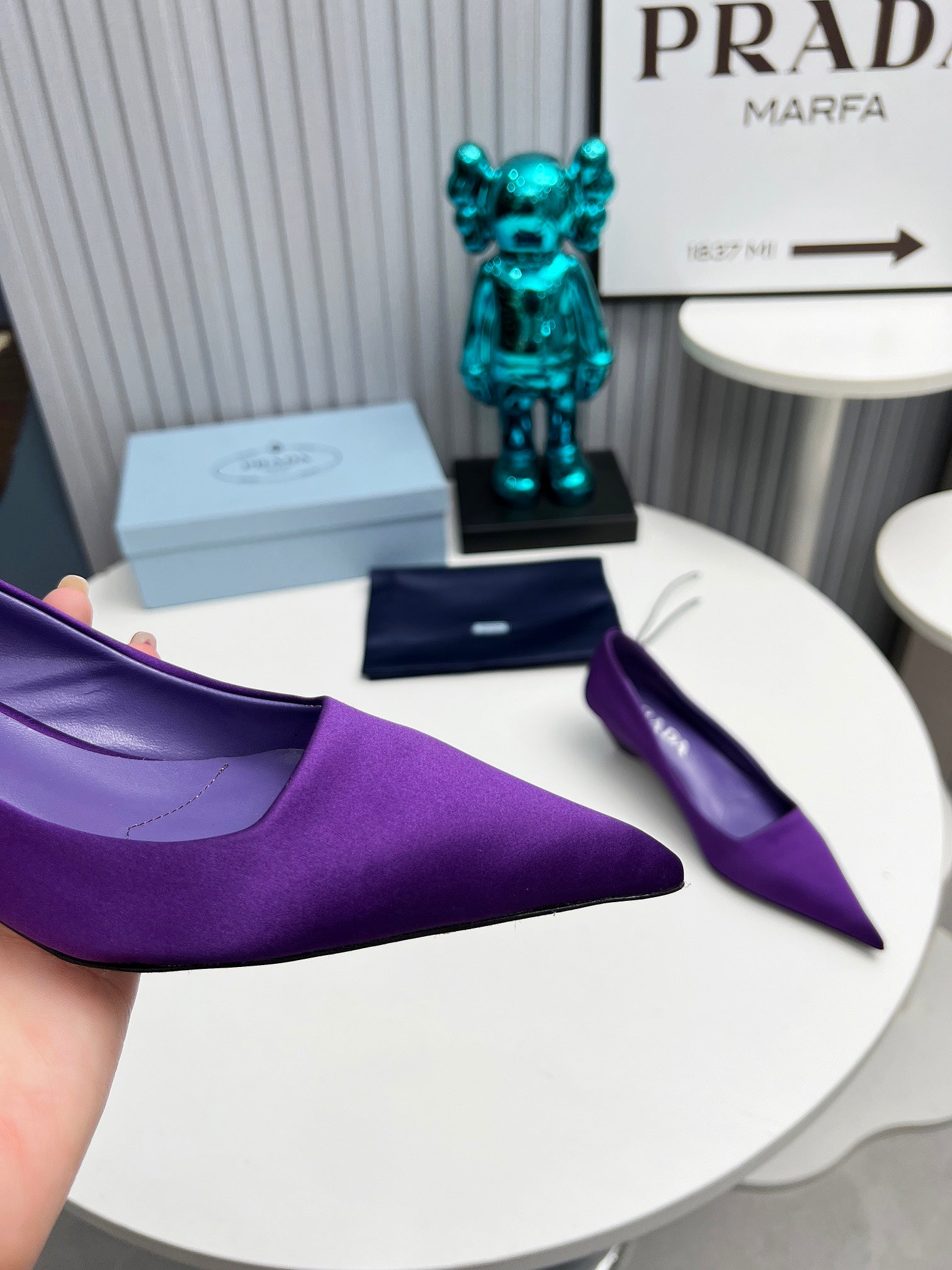 PRADA 26S POINTED TOE PUMPS 40MM IN PURPLE SATIN