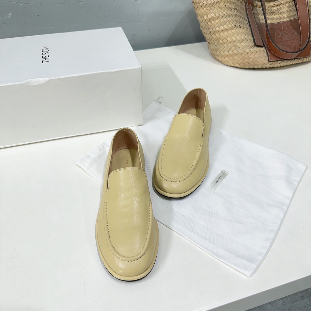 THE ROW 26S CLASSIC LOAFERS IN CAMEL BEIGE CALFSKIN
