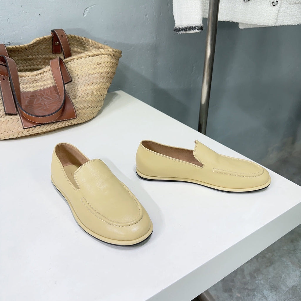 THE ROW 26S CLASSIC LOAFERS IN CAMEL BEIGE CALFSKIN