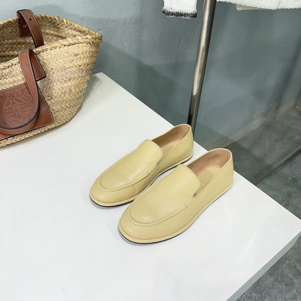 THE ROW 26S CLASSIC LOAFERS IN CAMEL BEIGE CALFSKIN