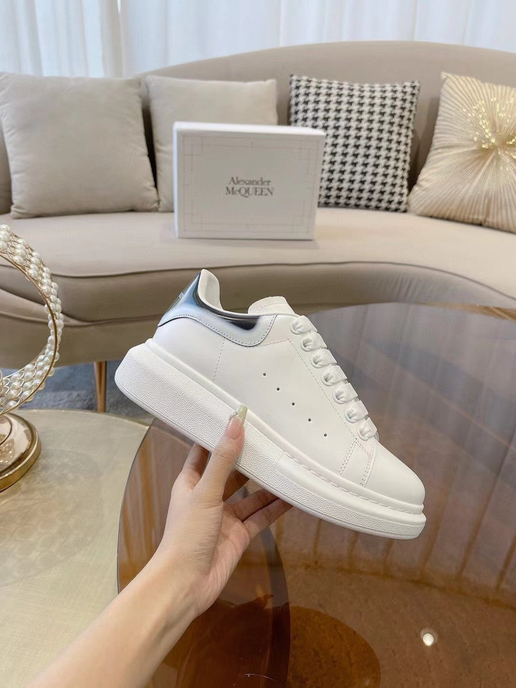 OVERSIZED SNEAKER IN WHITE CALFSKIN WITH GLOSSY BLACK AND WHITE HEEL TAB
