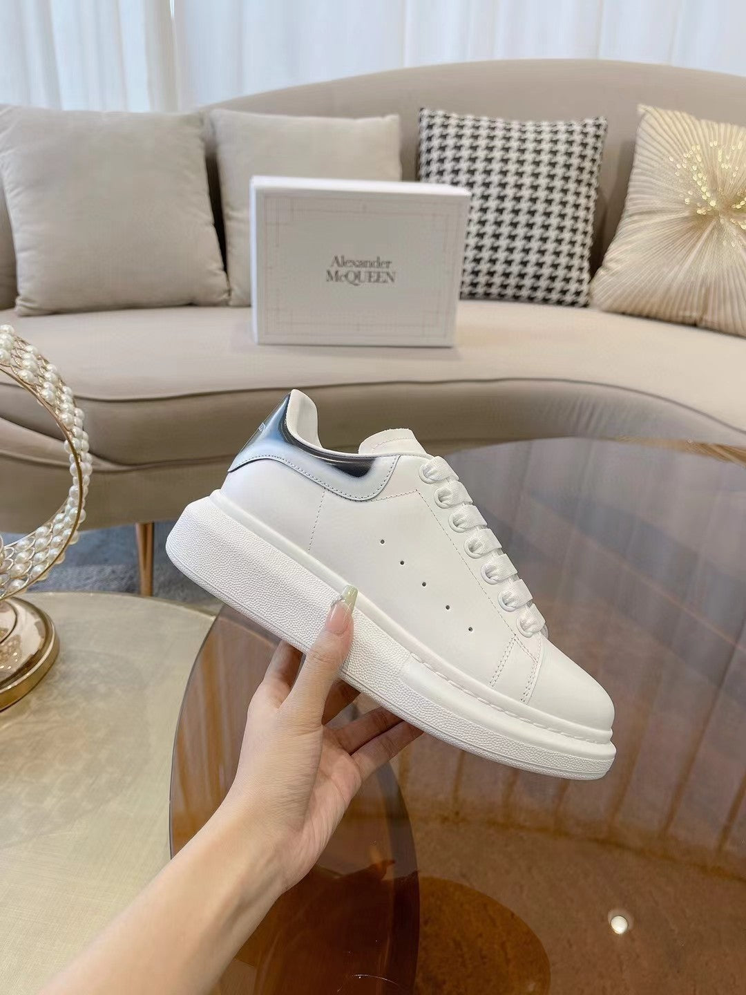 OVERSIZED SNEAKER IN WHITE CALFSKIN WITH GLOSSY BLACK AND WHITE HEEL TAB