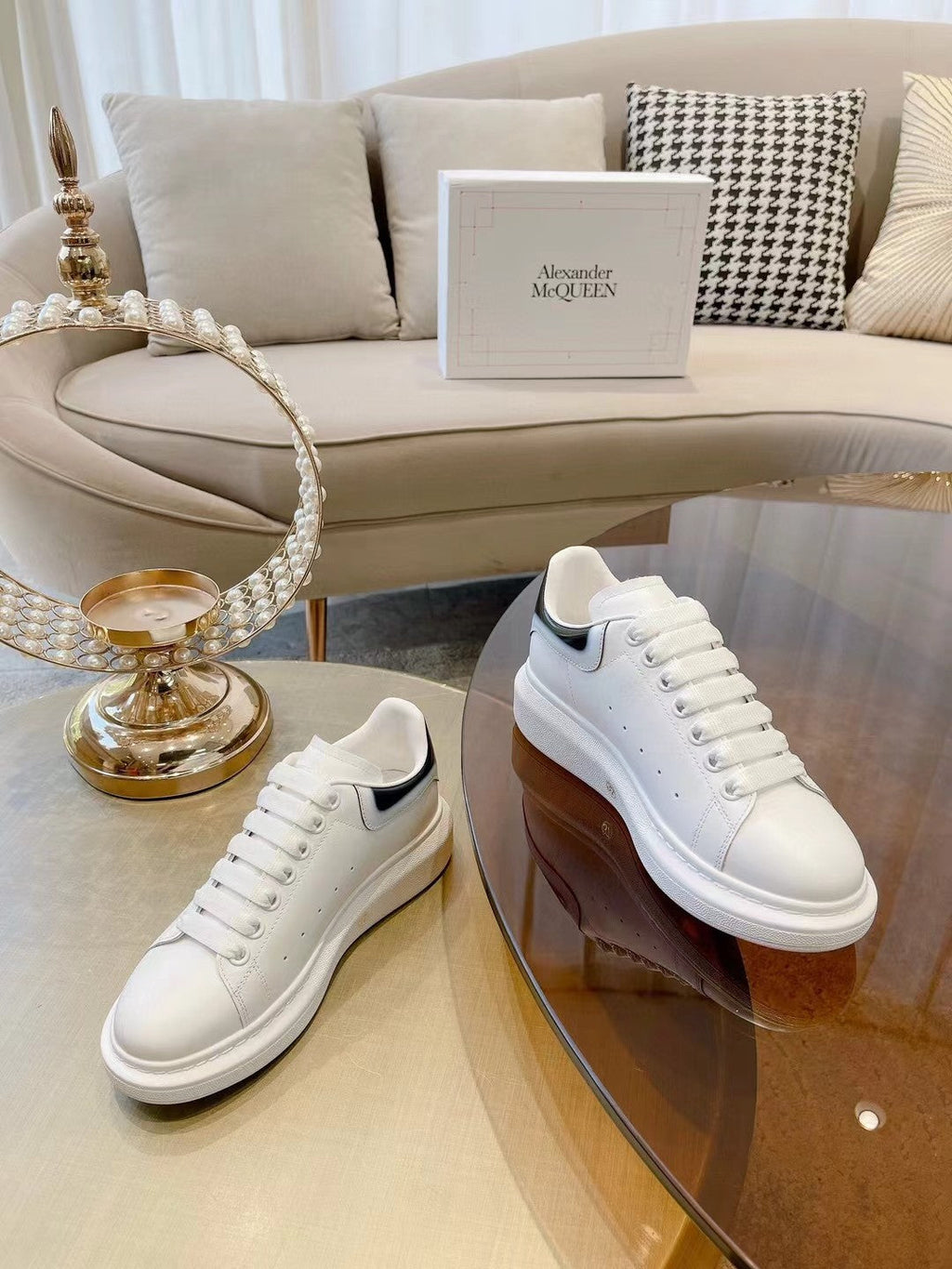 OVERSIZED SNEAKER IN WHITE CALFSKIN WITH GLOSSY BLACK AND WHITE HEEL TAB