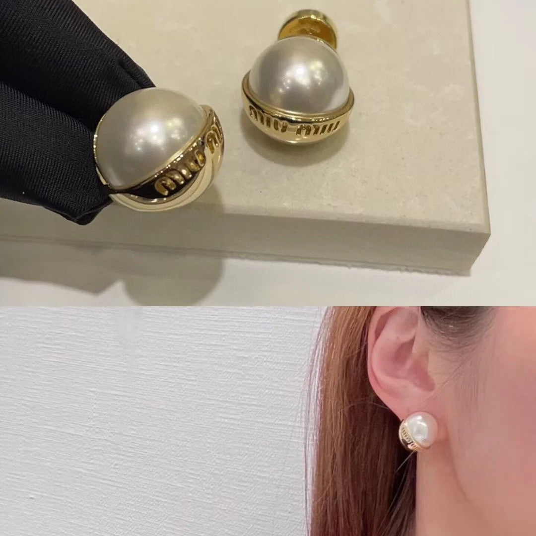 MIUMIU 26S PEARL BALL LOGO STUD EARRINGS IN GOLD TONE METAL 621512