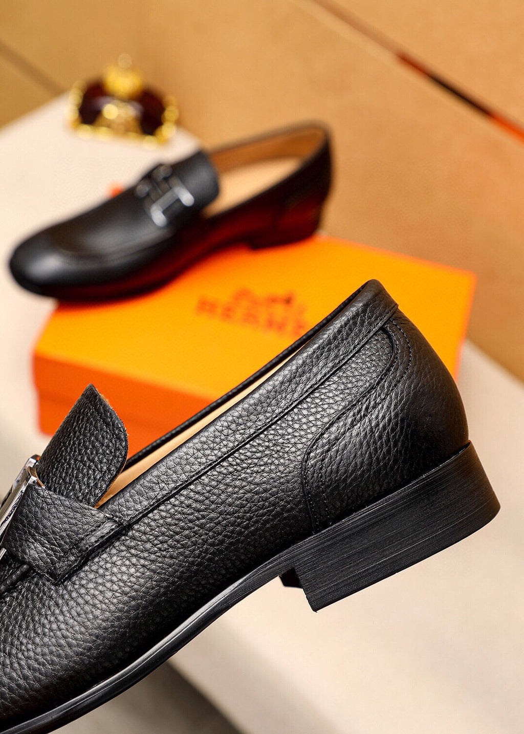 HM BLACK H-BUCKLE LOAFER BLACK GRAINED CALFSKIN
