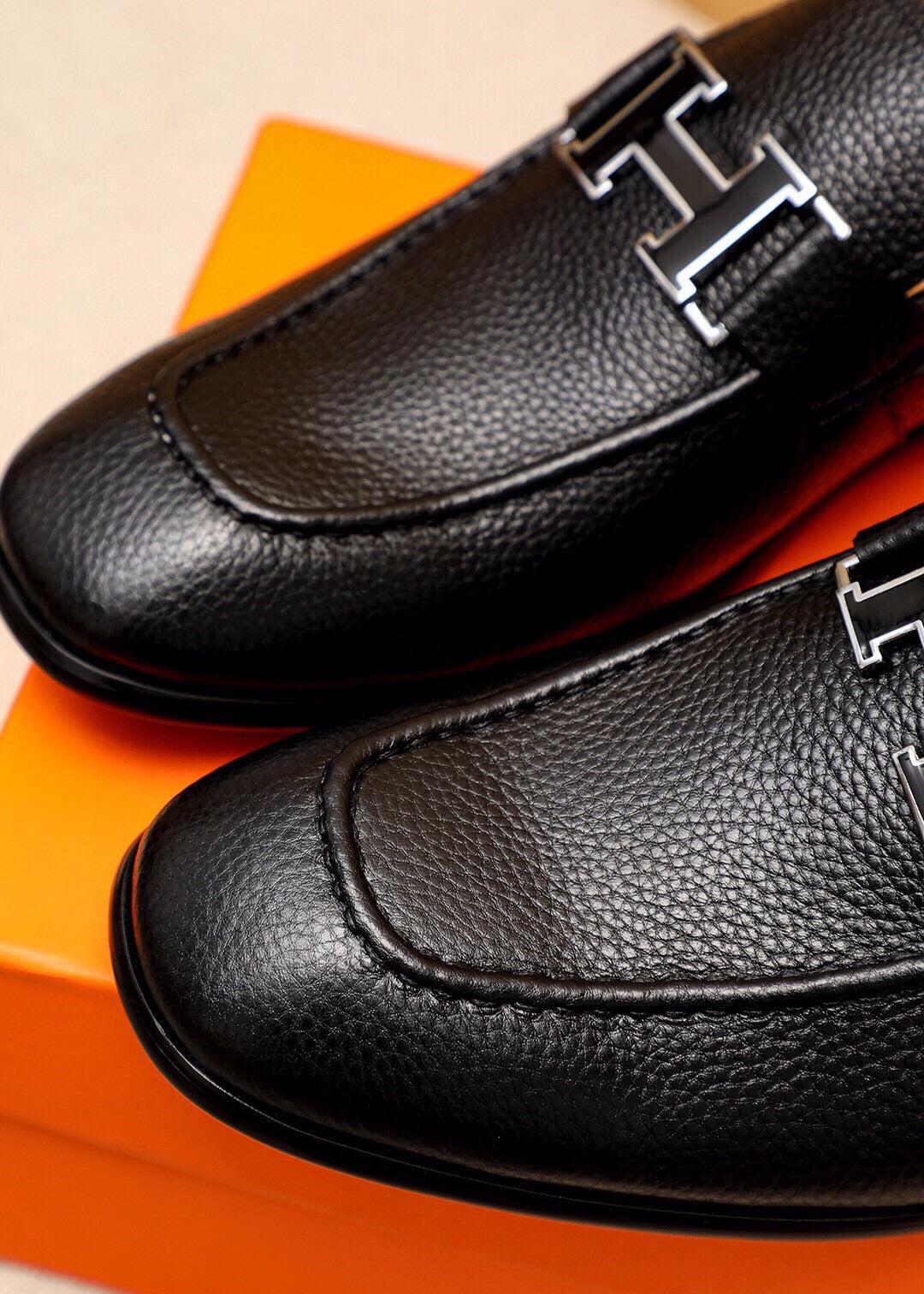 HM BLACK H-BUCKLE LOAFER BLACK GRAINED CALFSKIN