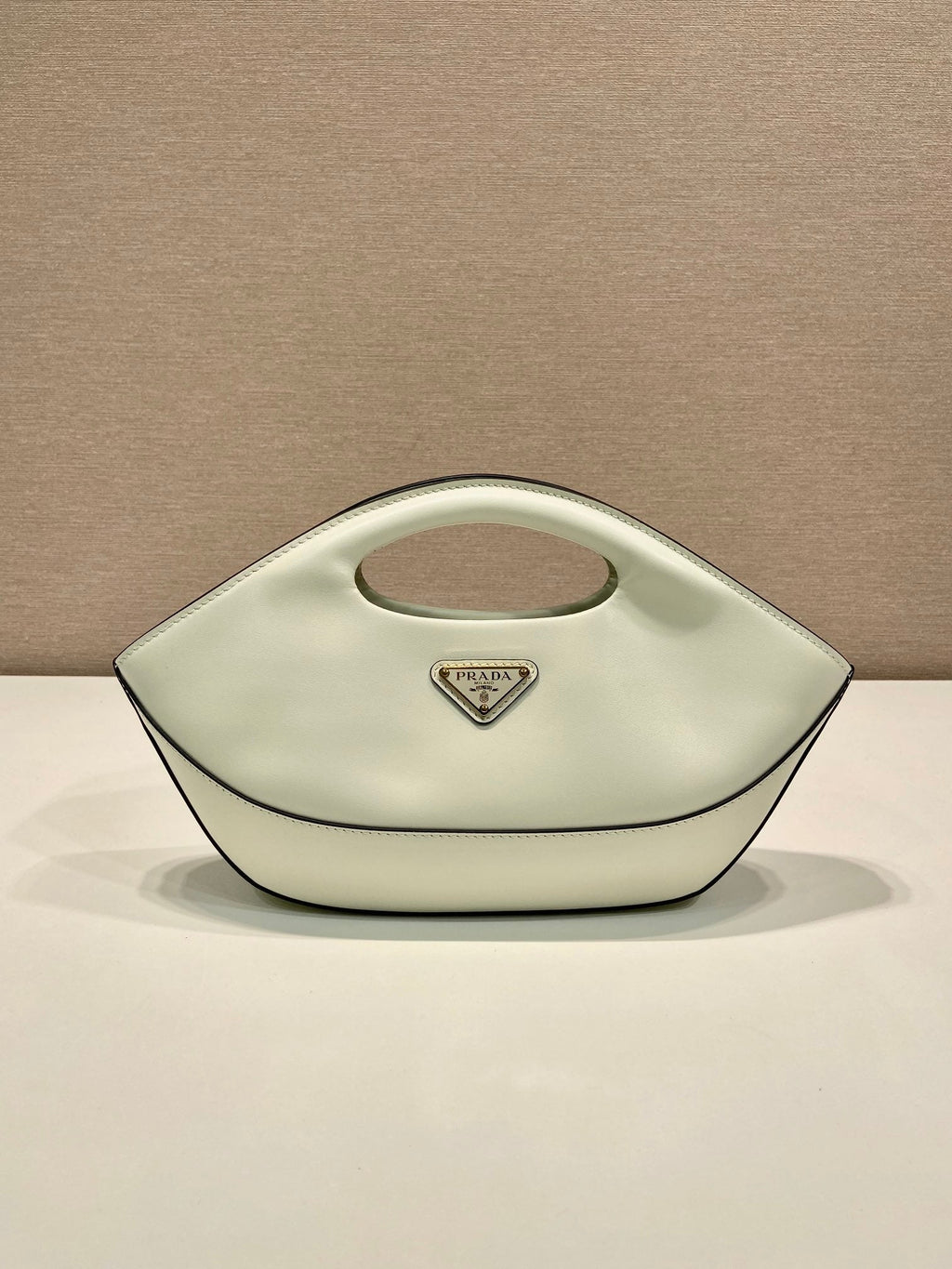 DUMPLING BAG 30 IN WHTE CALFSKIN