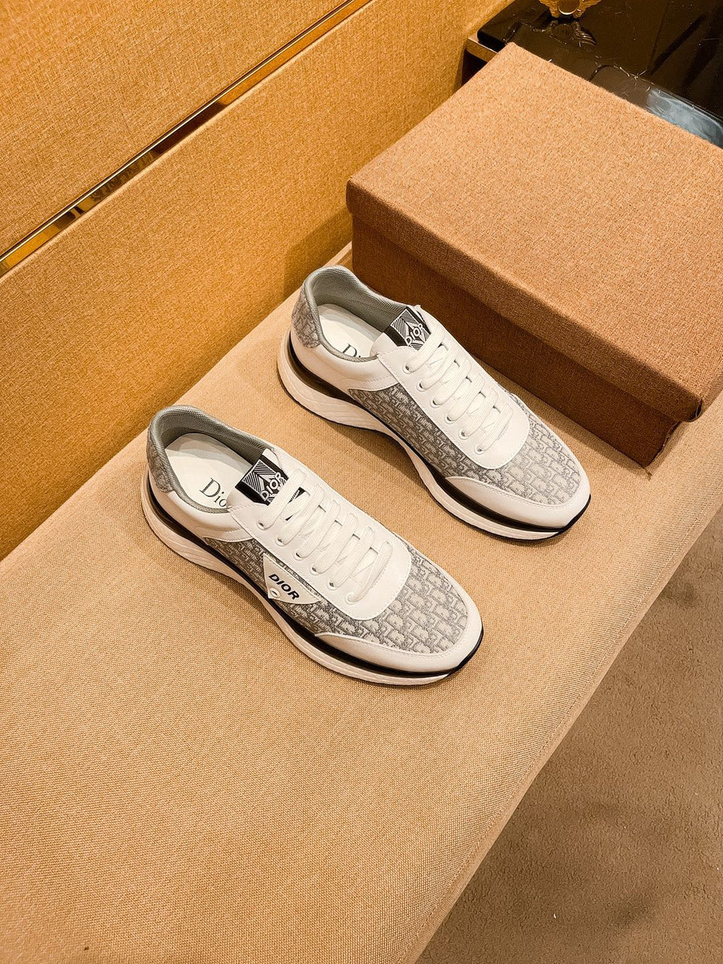 CD SALVATORE FERRAGAMO SNEAKER WHITE AND GRAY JACQUARD