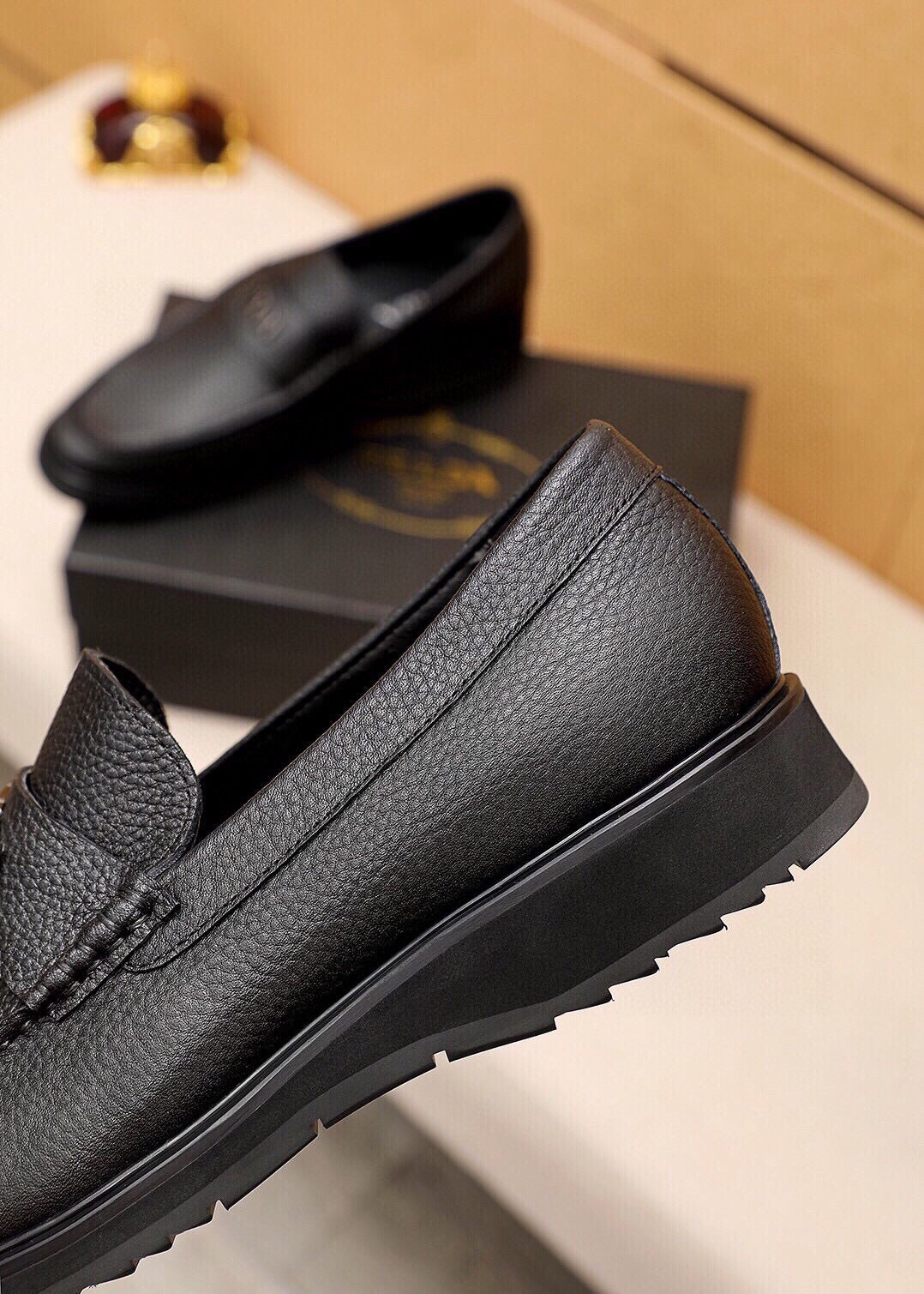 PRA LOAFER IN BLACK GRAINED CALFSKIN