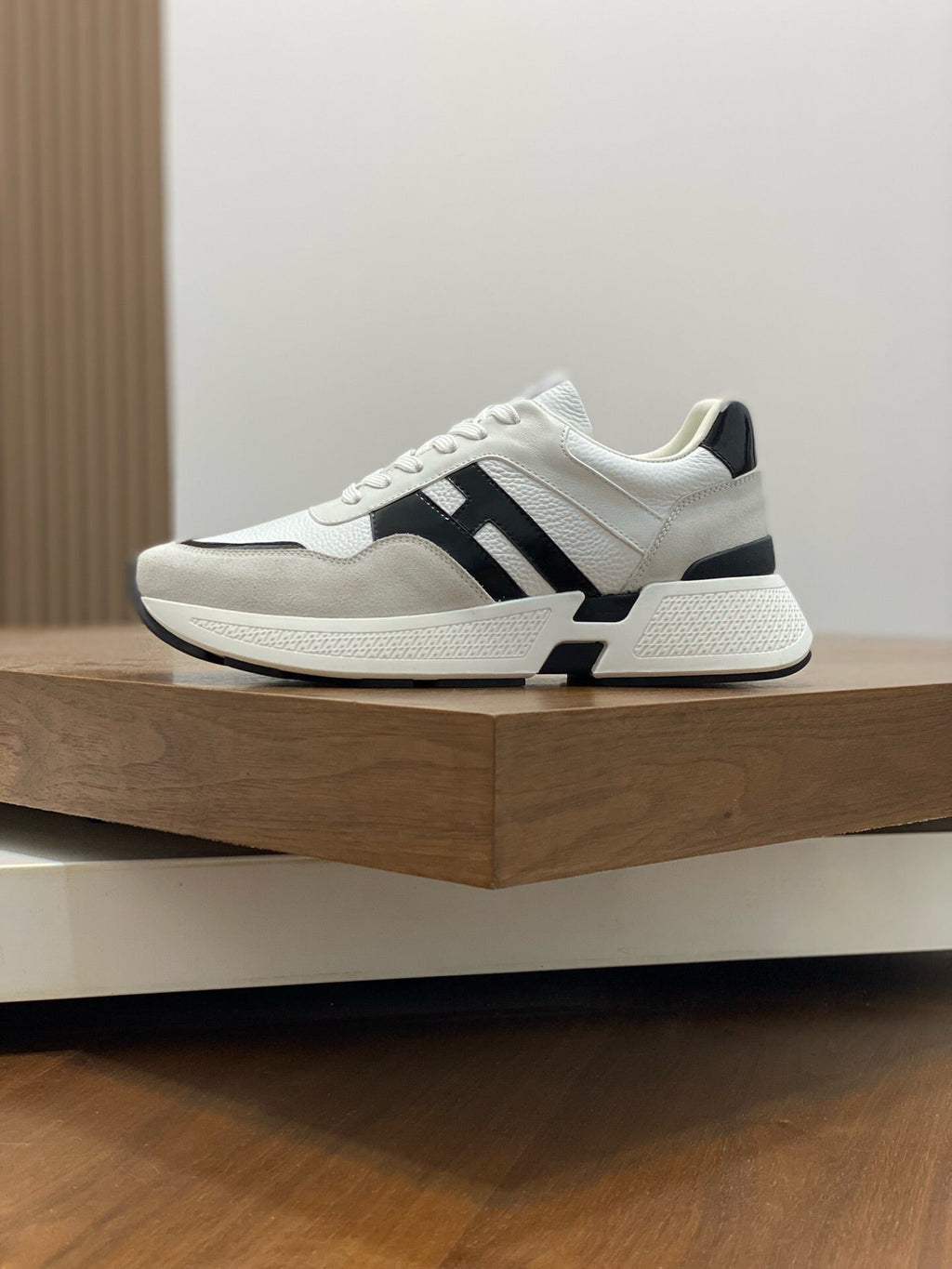 HM HOGAN SNEAKER WHITE CALFSKIN AND SUEDE