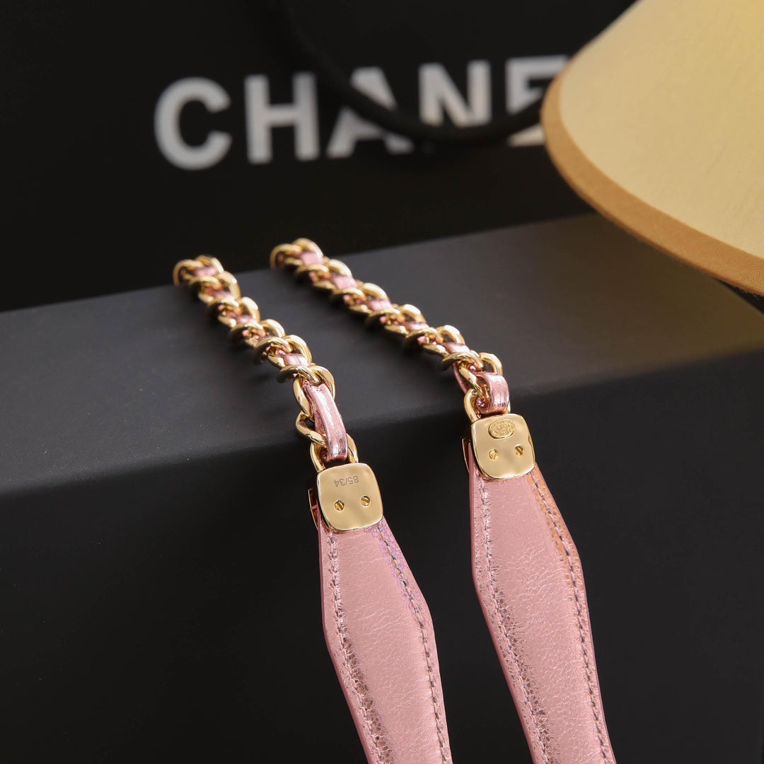 CC CHAIN BELT WITH GOLD HARDWARE AN LIGHT PINK CALFSKIN