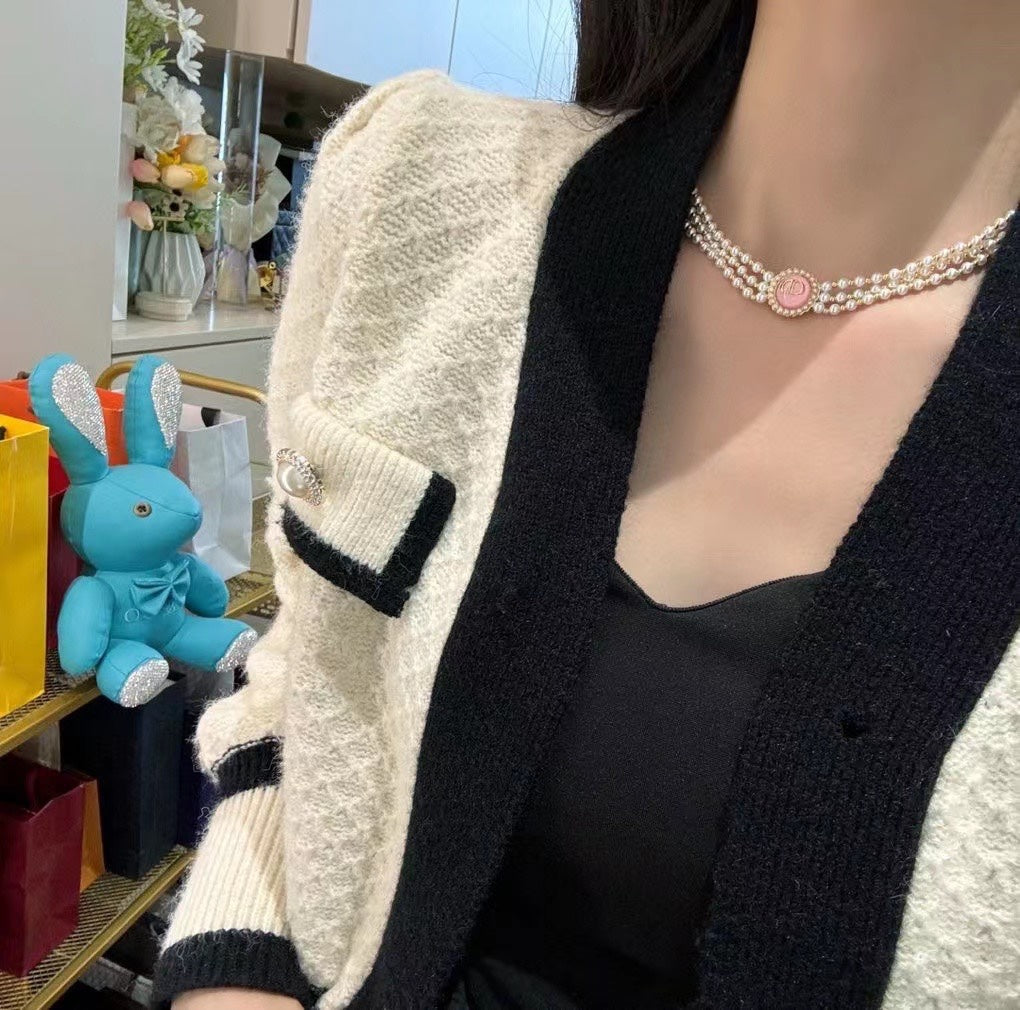 CD 26S MULTI-STRAND PEARL PINK ENAMEL MEDALLION CHOKER NECKLACE IN GOLD METAL 633190