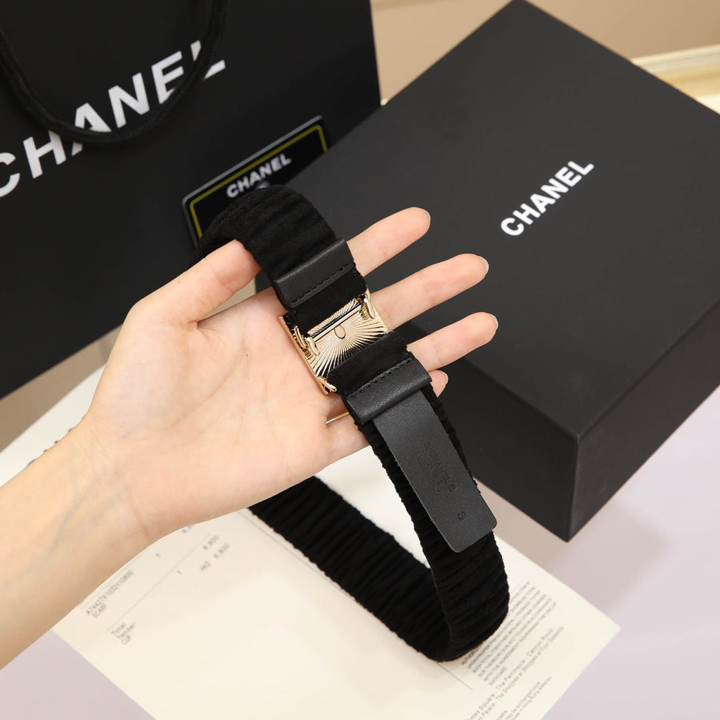 CC 30 MM SQUARE BUCKLE BELT IN BLACK SUEDE WITH GOLD HARDWARE