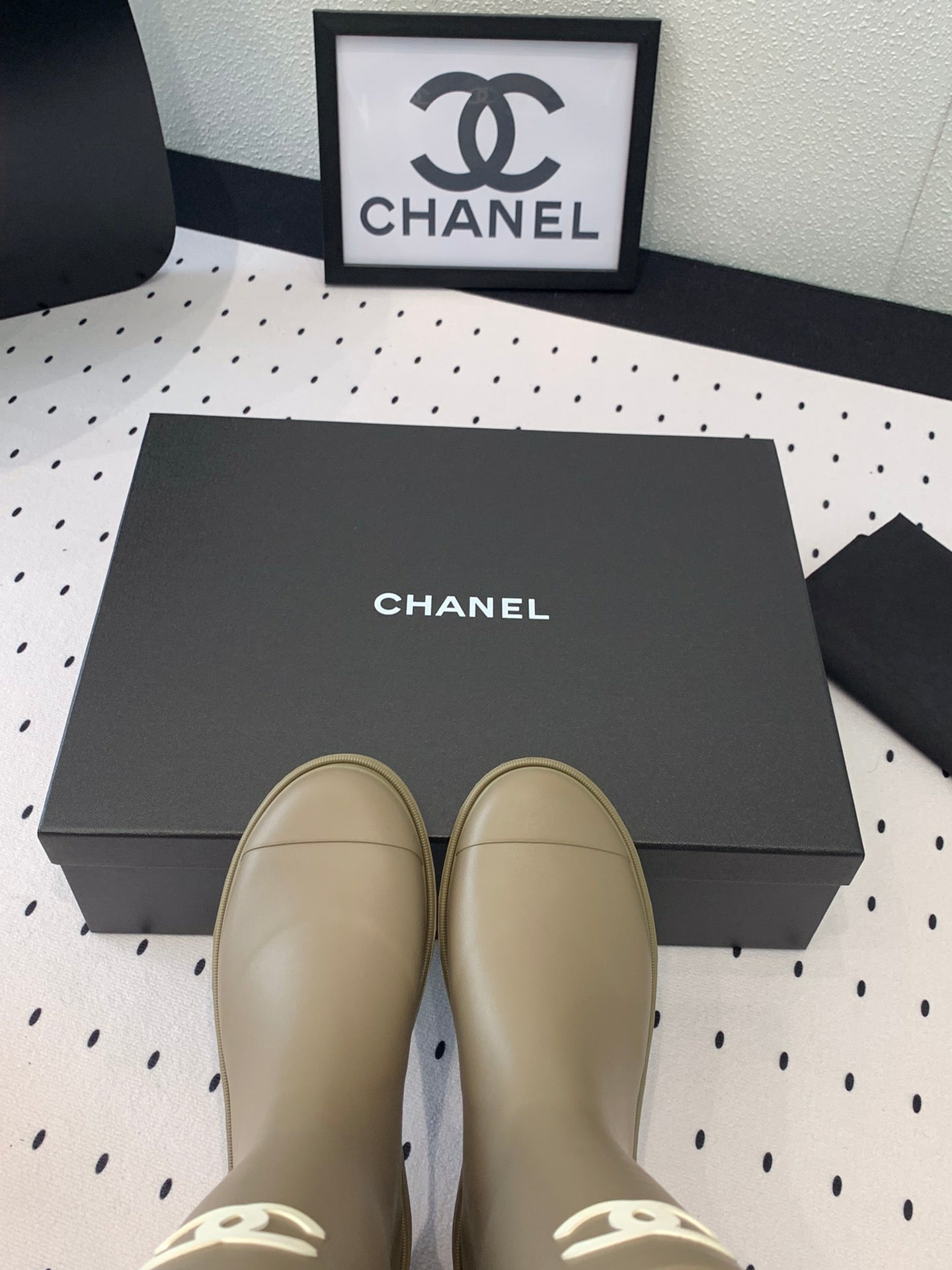 CC RAINBOOT CHANEL DARK BEIGE