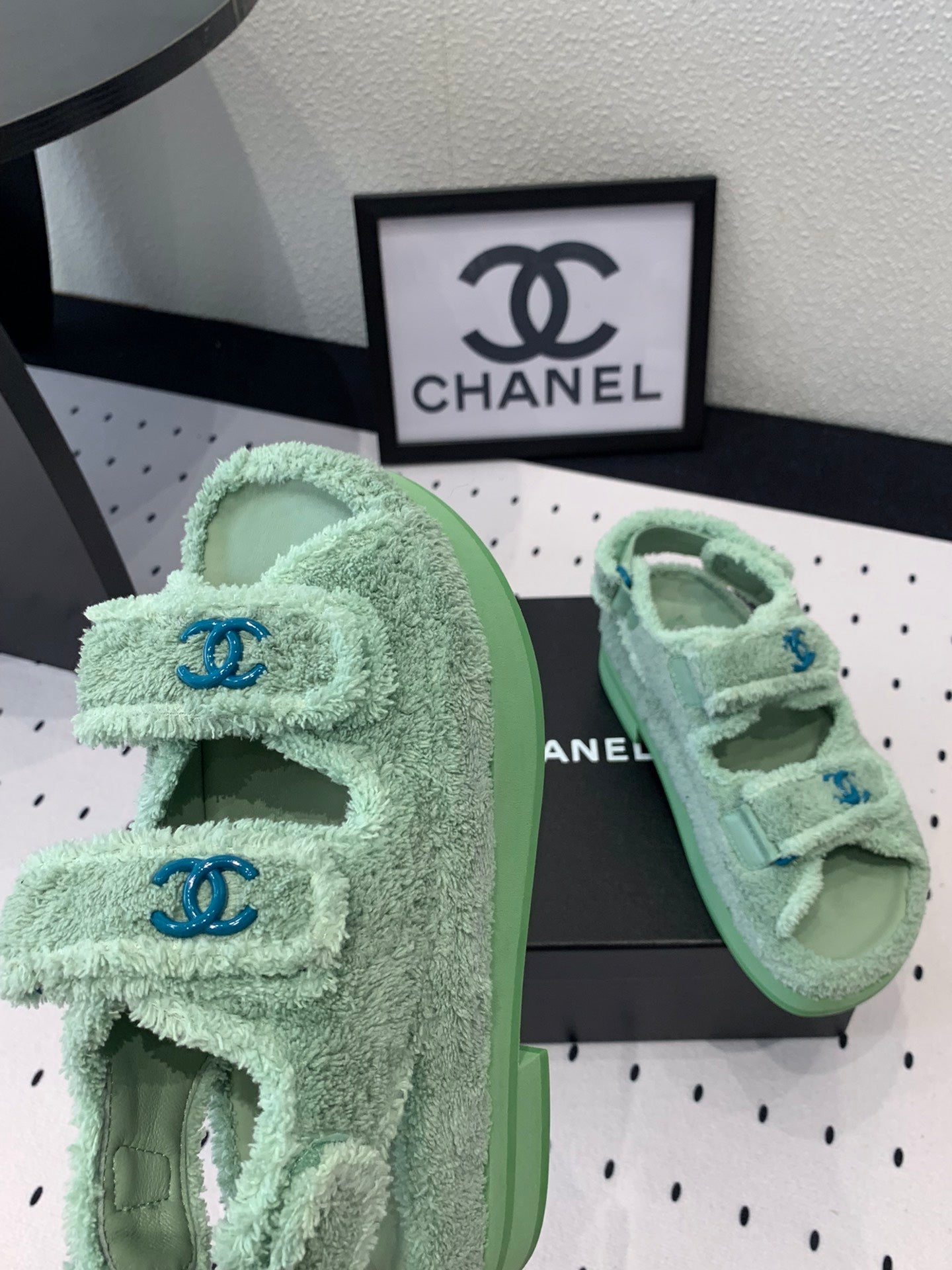DAD SANDALS PLATFORM IN MINT GREEN FUR