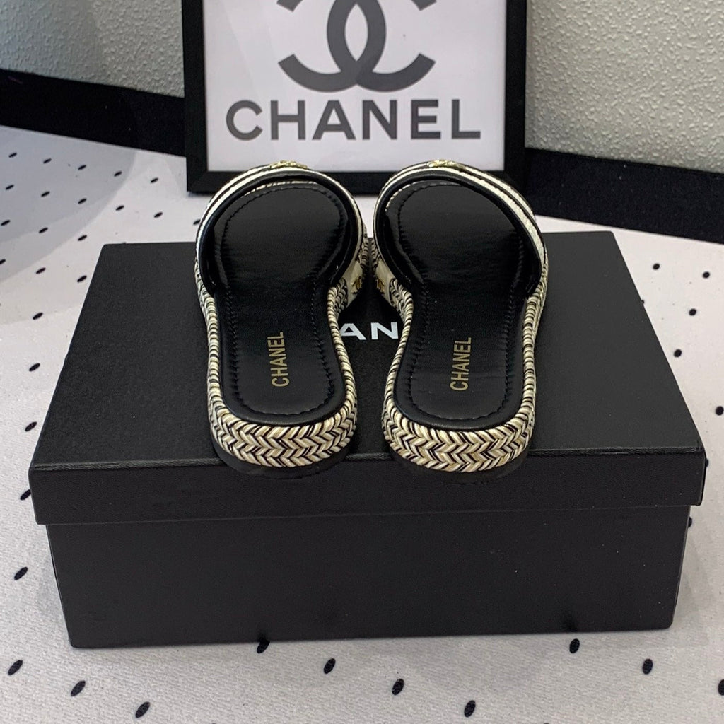 Double CC Women White Black Slippers Calfskin