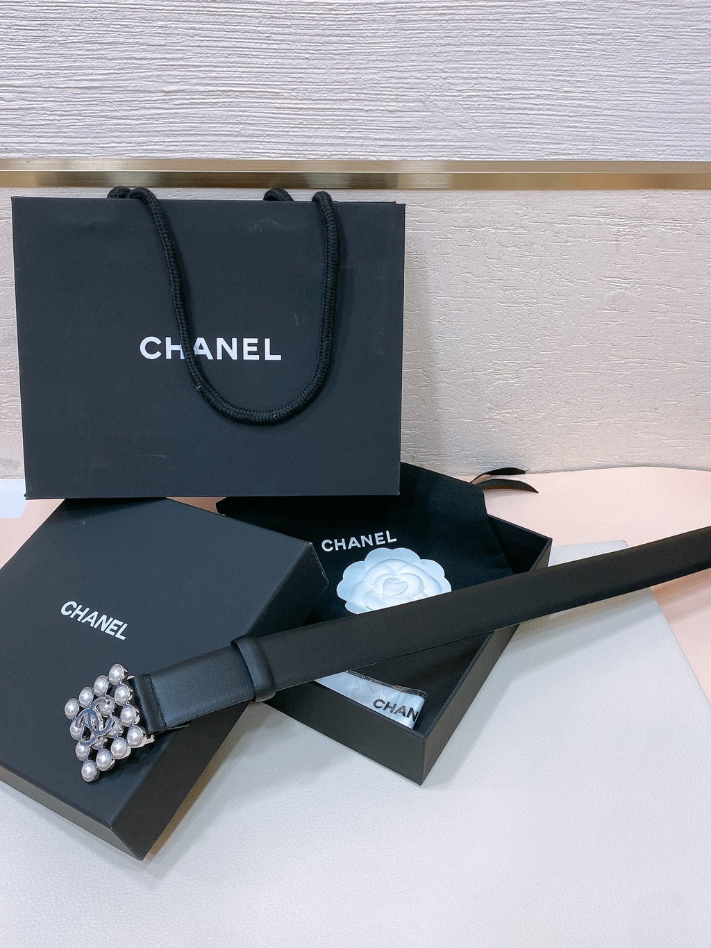 CC BELT 30 MM IN BLACK CALFSKIN SILVER HARDWARE ATTACH PEARLS