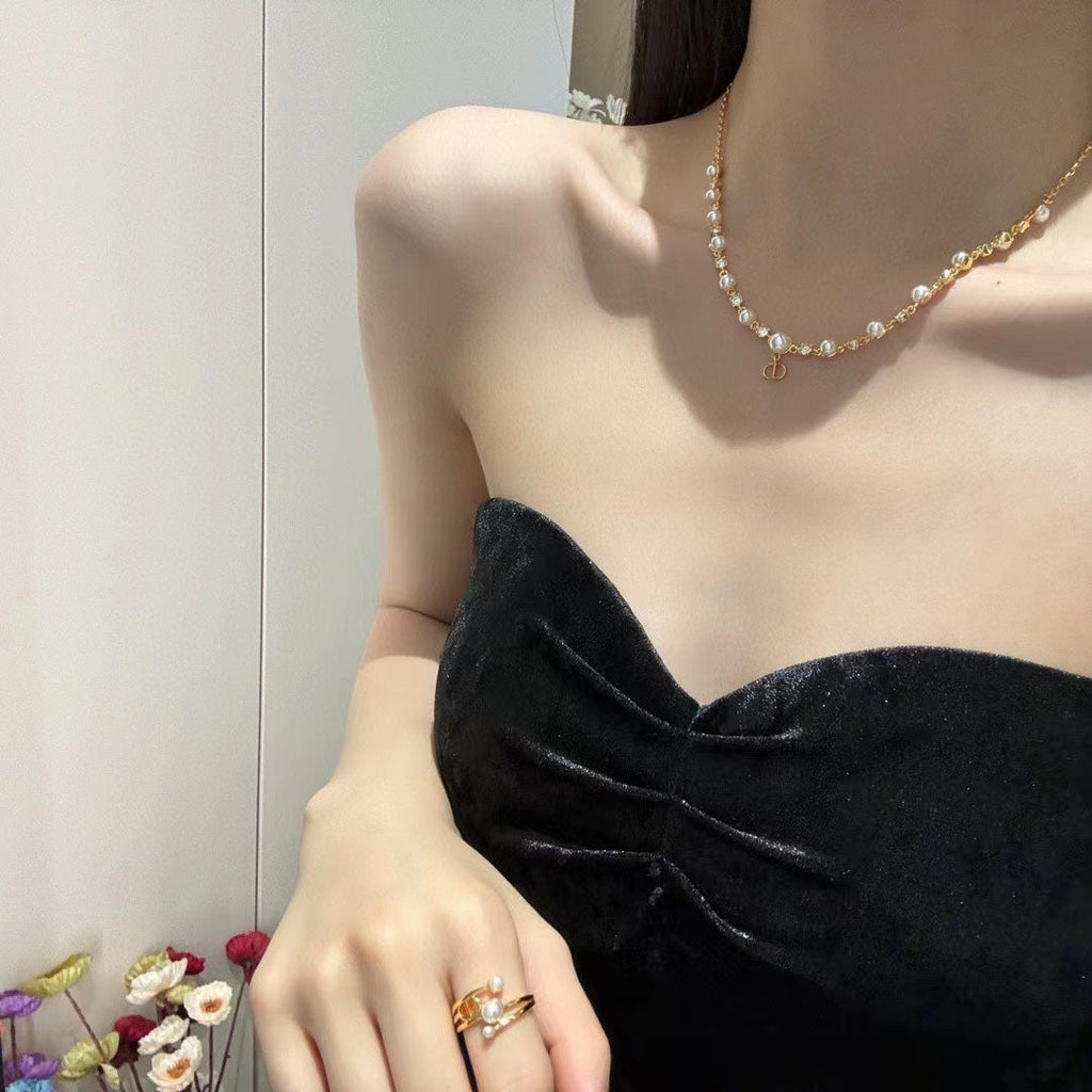 CD 26S CD LOGO PEARL & CRYSTAL BEADED CHAIN NECKLACE IN GOLD METAL 633243