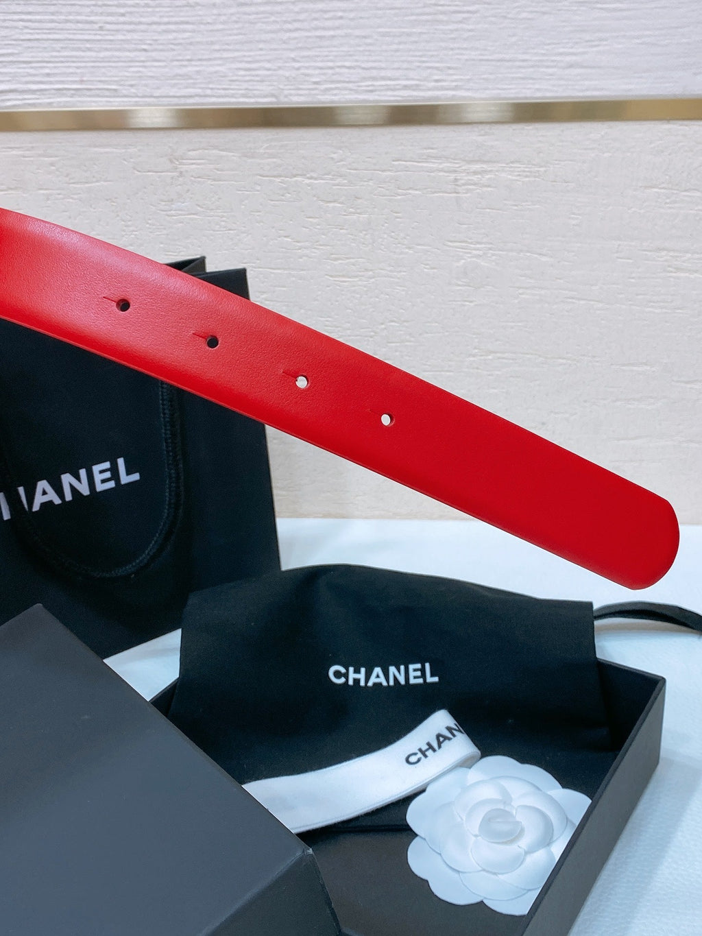 CC BELT 30 MM IN CHERRY RED CALFSKIN WITH COLORFUL RHINSTONES METAL LOGO